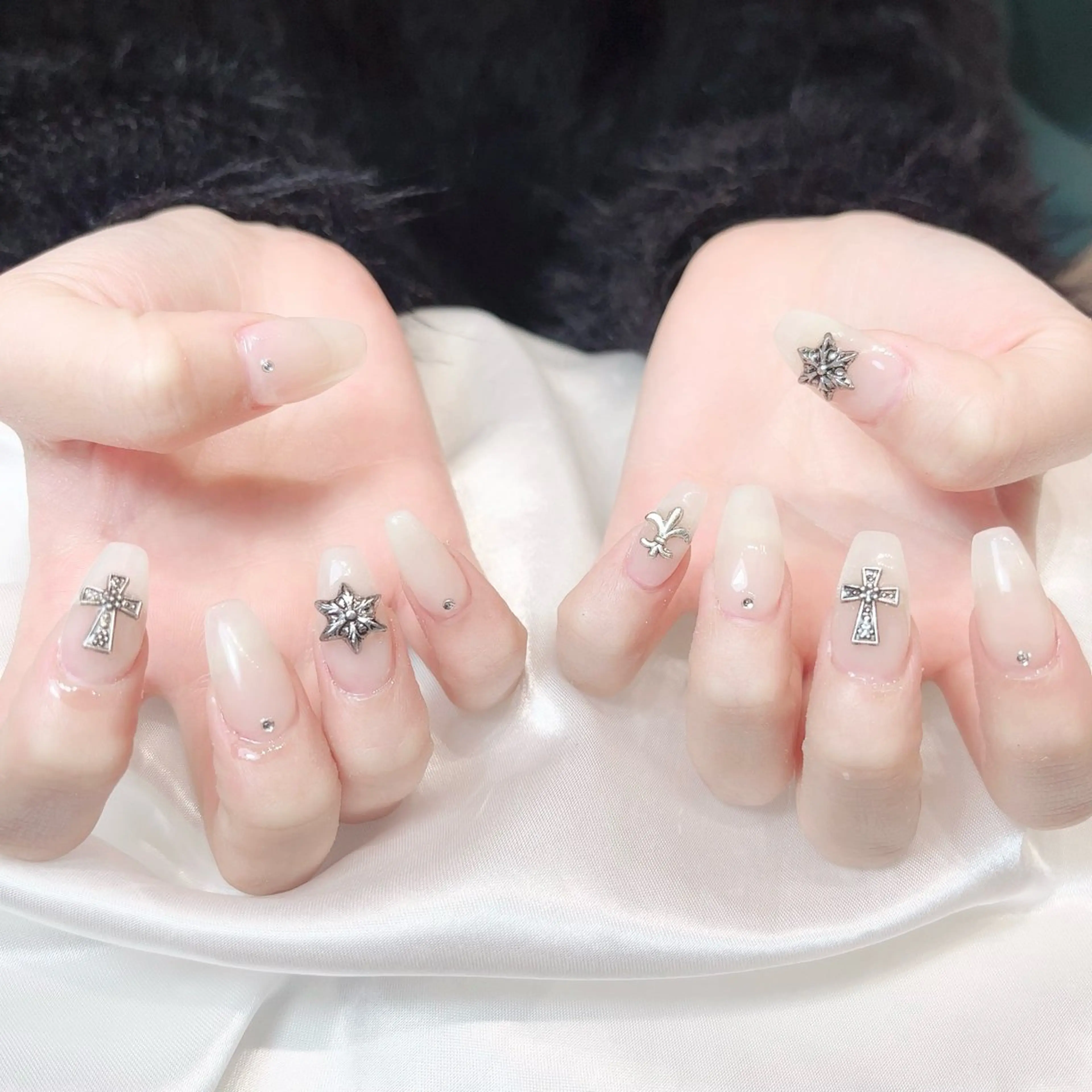 ネイル シンプルネイル ハンドネイル salon de Tiara 碧のネイルデザイン