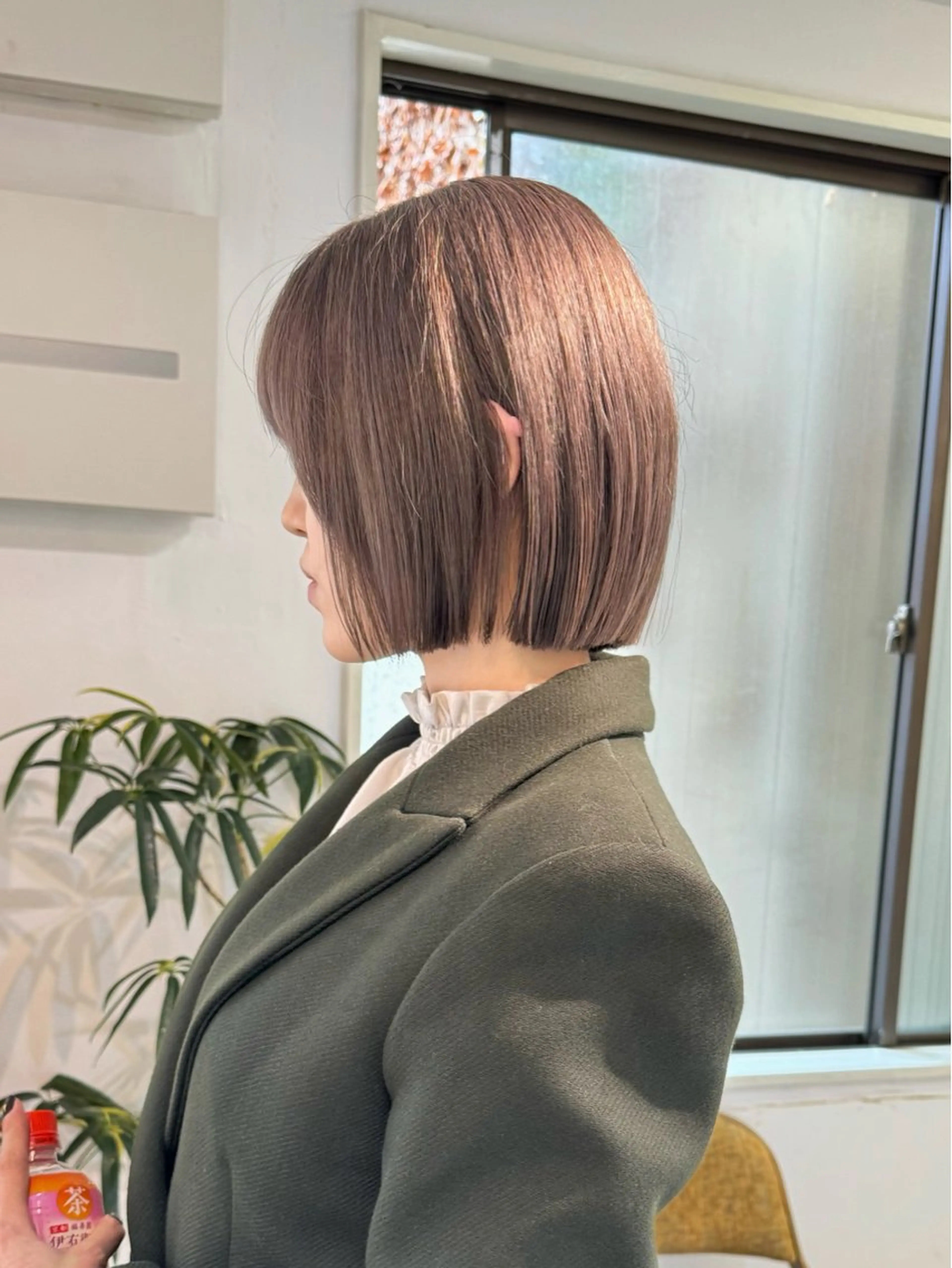 ミディアム カラー ブリーチ グレージュ ボブ ヘアカラー Seeknext // Rukaのヘアスタイル
