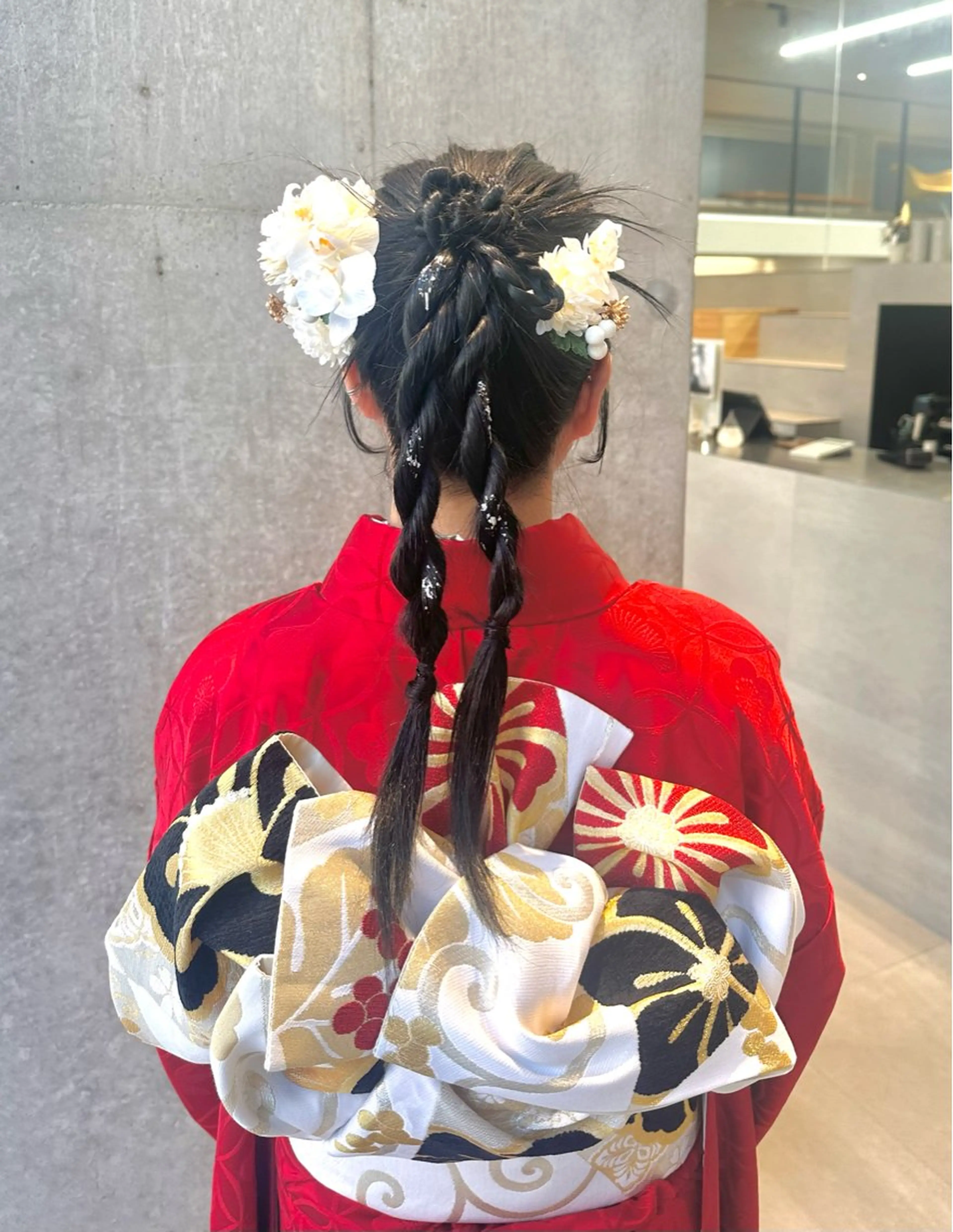 ロング ヘアアレンジ 成人式 ヘアセット 染谷 遥花のヘアスタイル