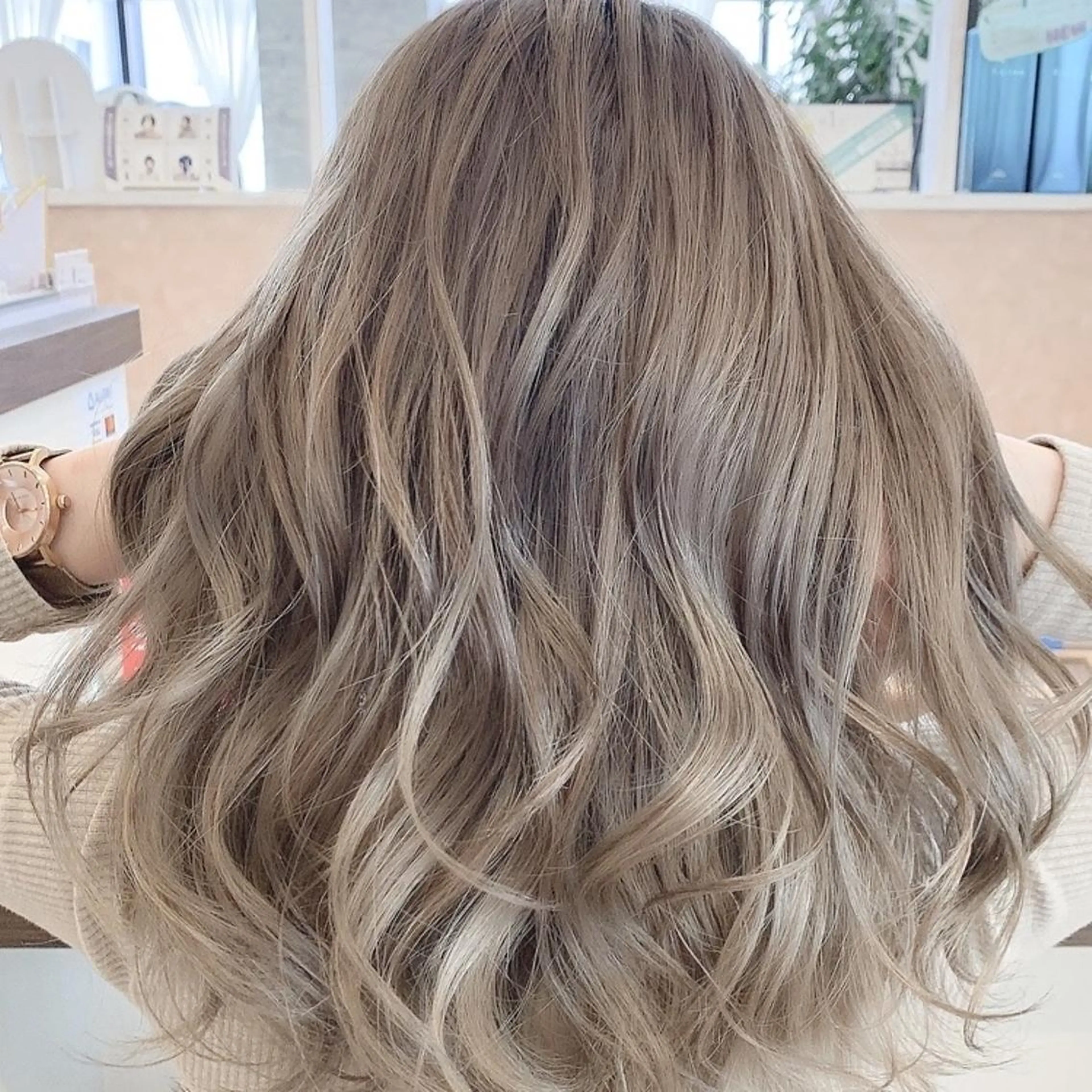 セミロング レイヤーカット 🎁LaBless 住ノ江(ラブレス)のヘアスタイル