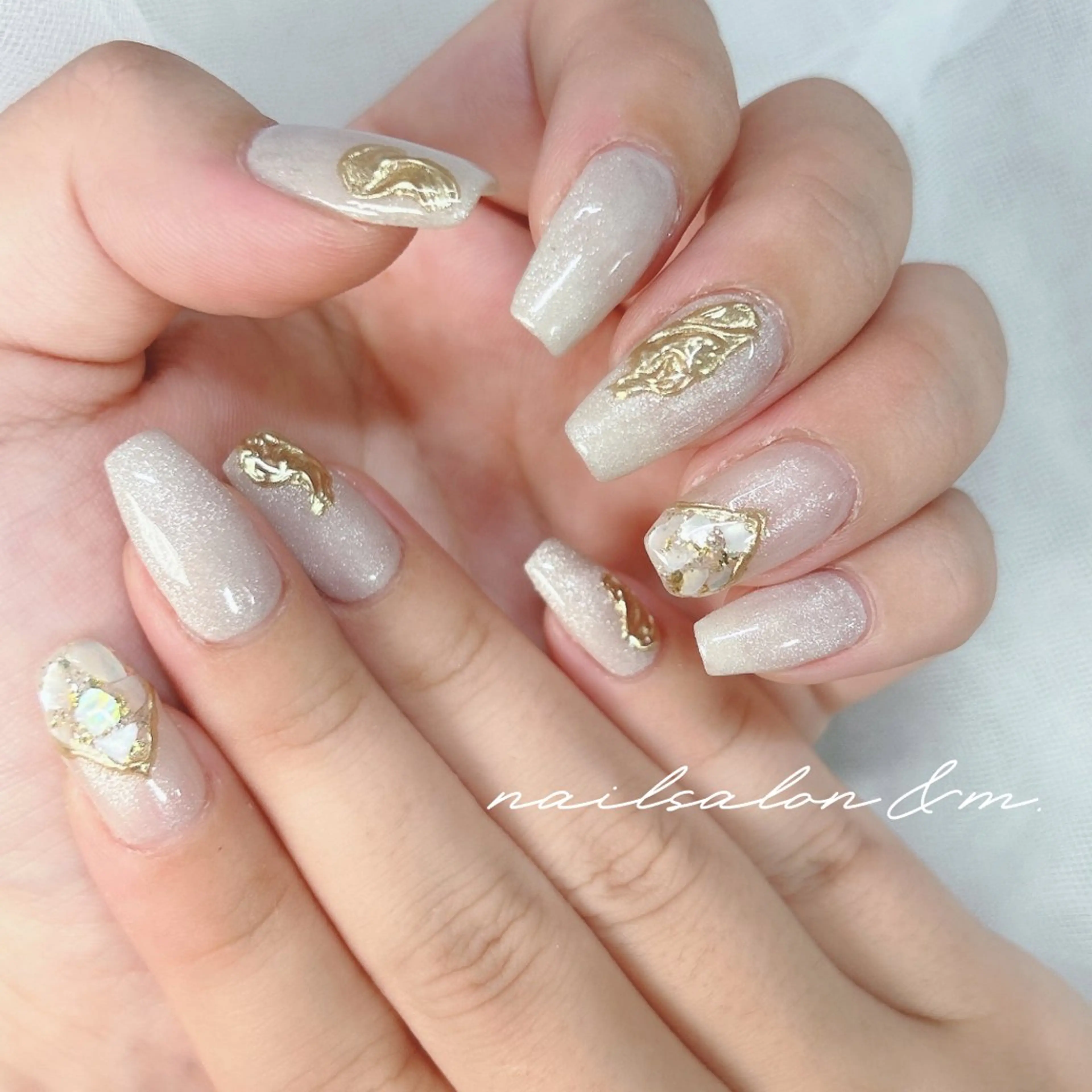 ネイル マグネットネイル ミラーネイル ニュアンスネイル Nail Salon &M🥀MiKiのネイルデザイン