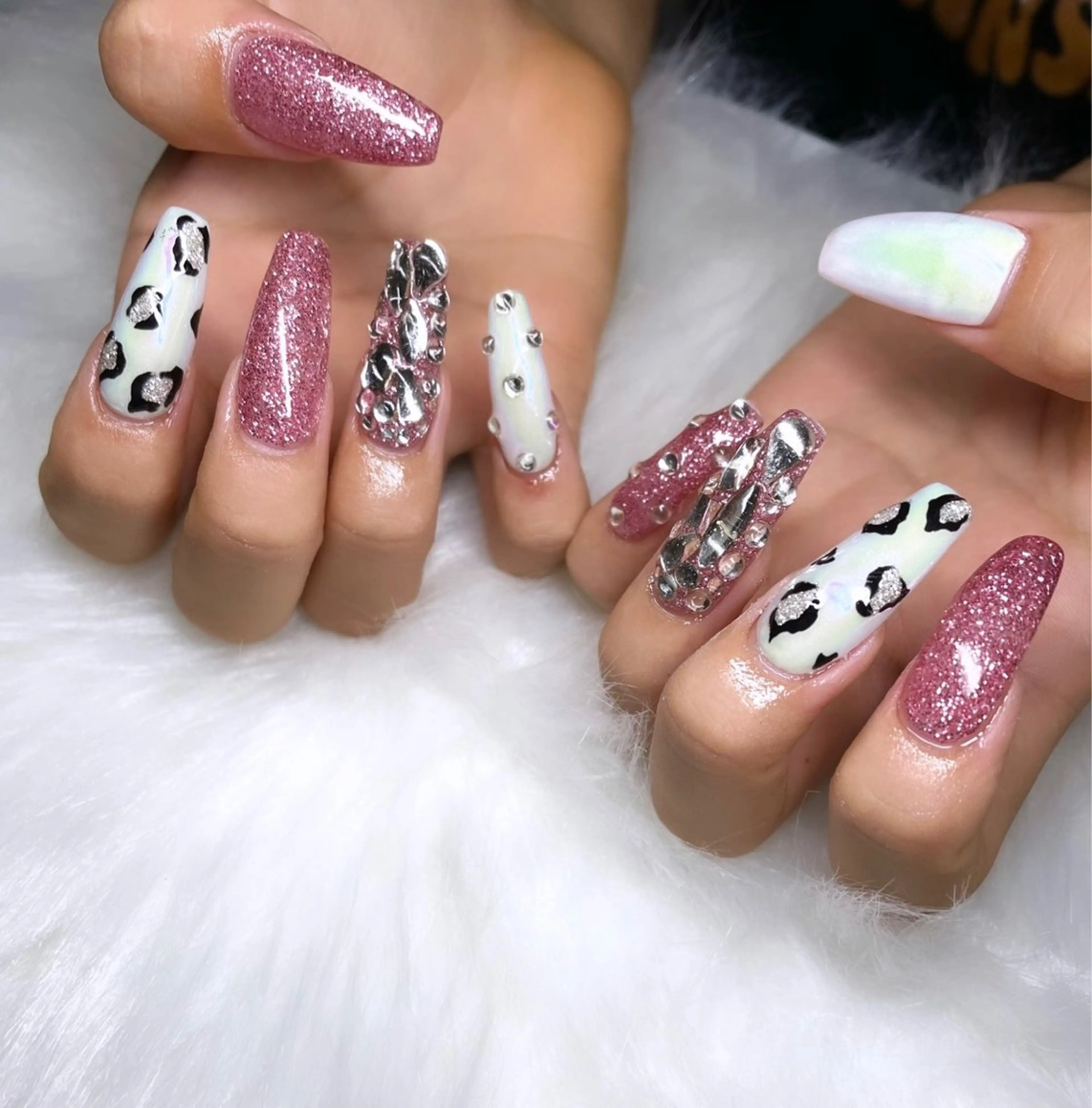 ネイル 成人式 フットネイル フレンチネイル ジェルネイル 韓国ネイル ハンドネイル nail salon fee（フィー）のネイルデザイン