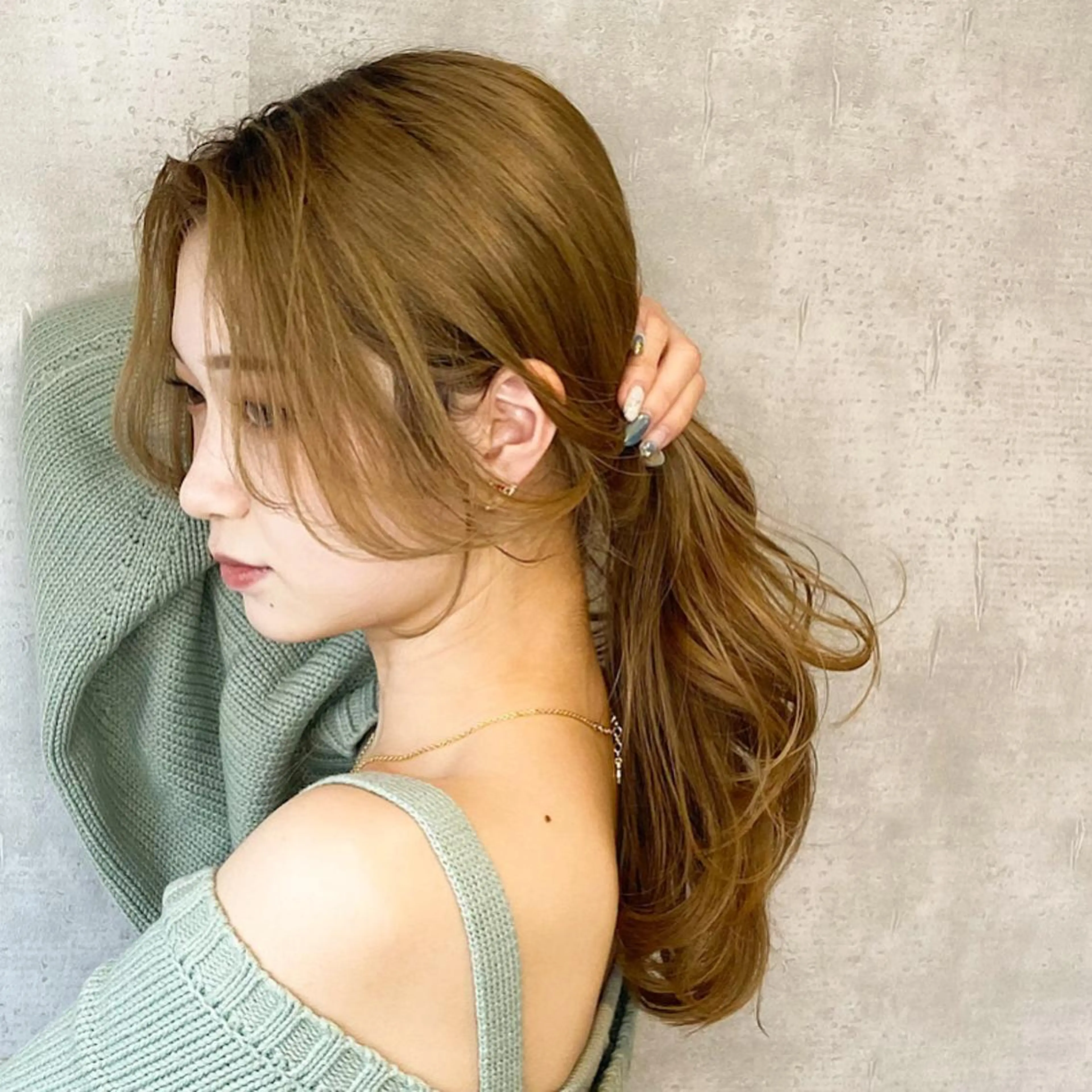 ロング 顔周りカット サイドバング 小顔カット a.r.e所属・色素薄めカラー 🌼Noa🌼のヘアスタイル