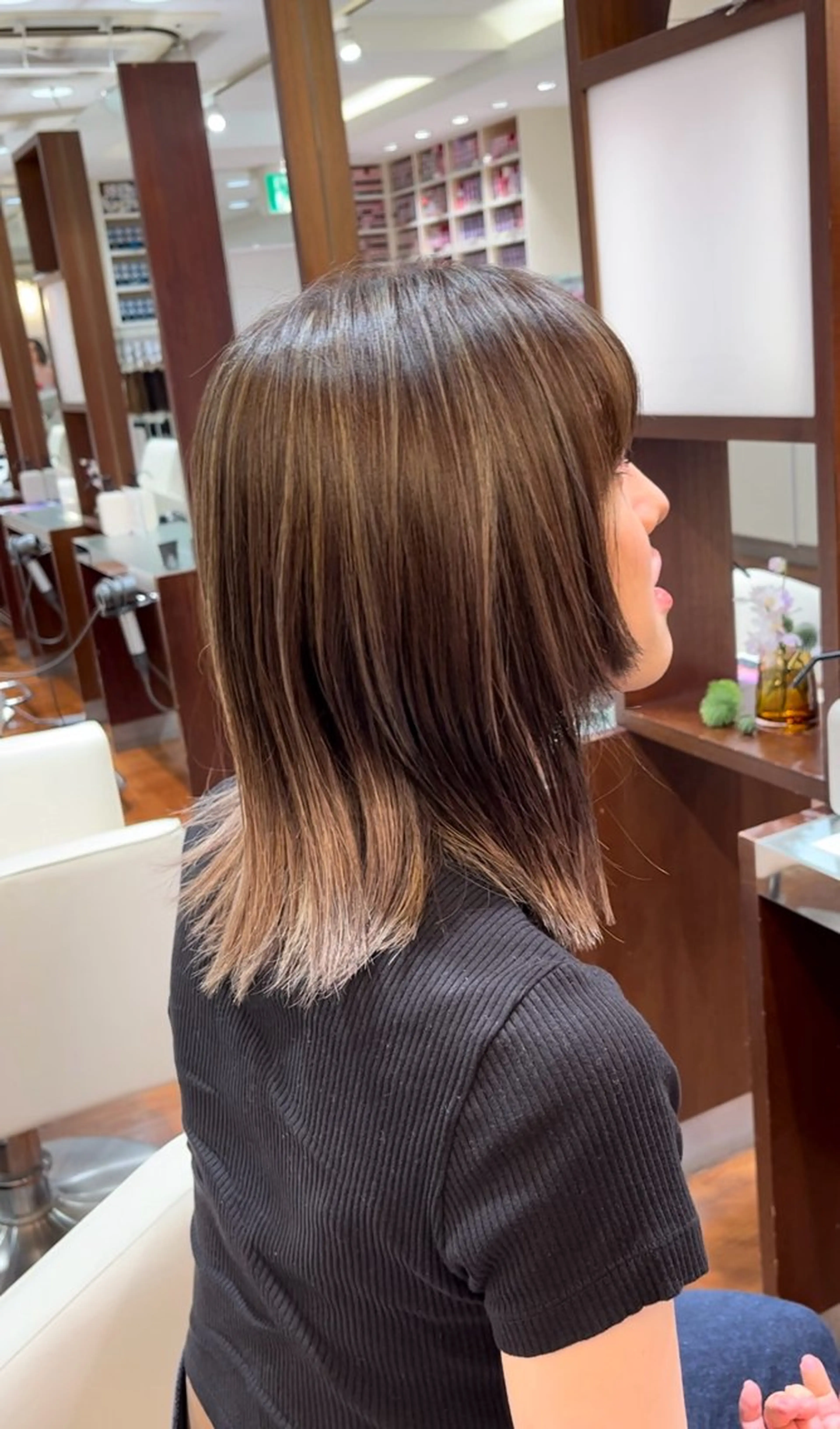 ミディアム カラー ハイライトカラー ハイライト ヘアカラー モデル満足度100% 🌈　　nagiのヘアスタイル