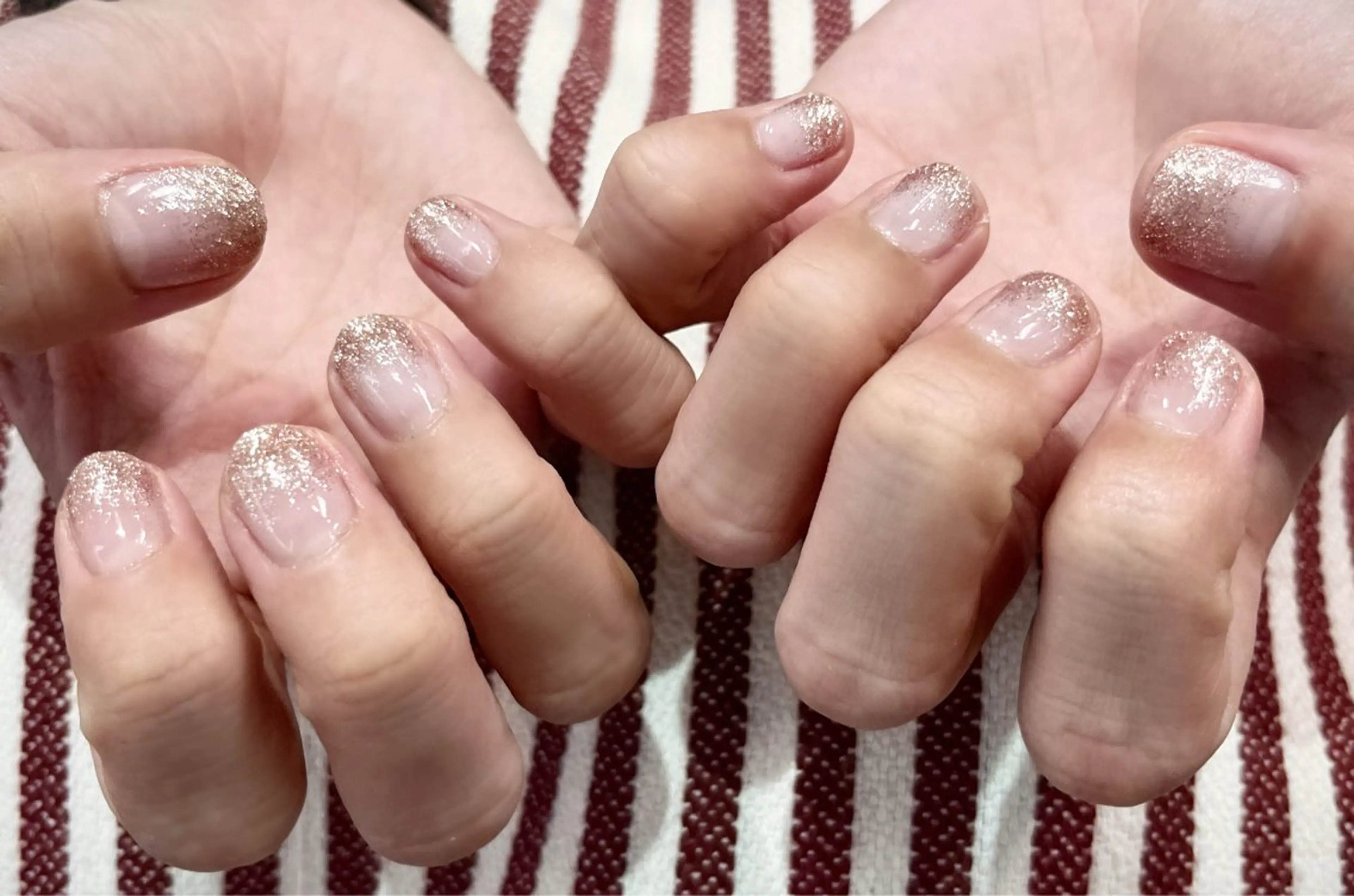 【オフ込み】今だけラメグラ2,400円✨新人ネイリストが担当💅 -English friendly-の写真