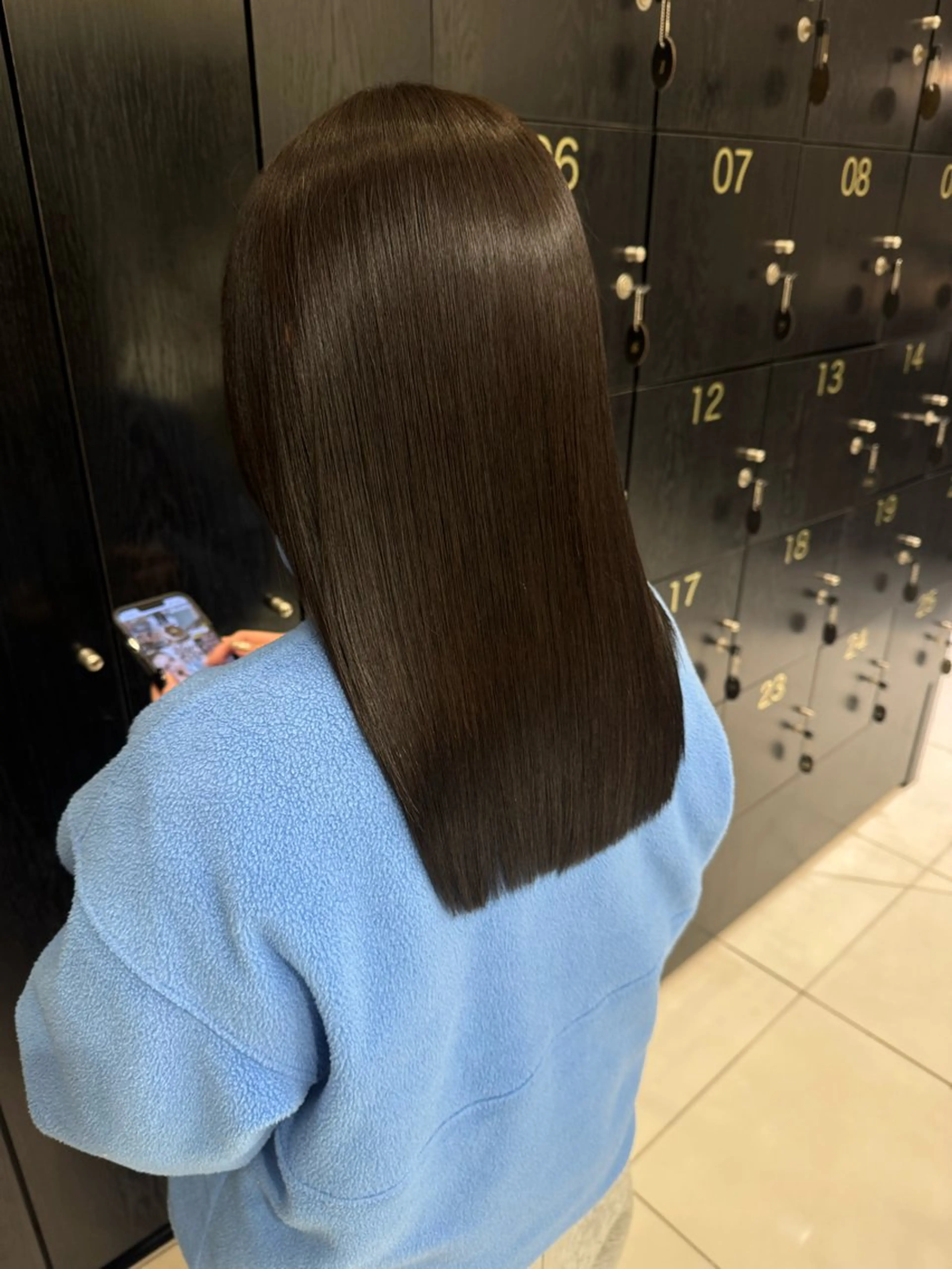 カラー 黒髪 ブルーカラー ブルーブラック 透明感カラー 伊藤 柚奈のヘアスタイル