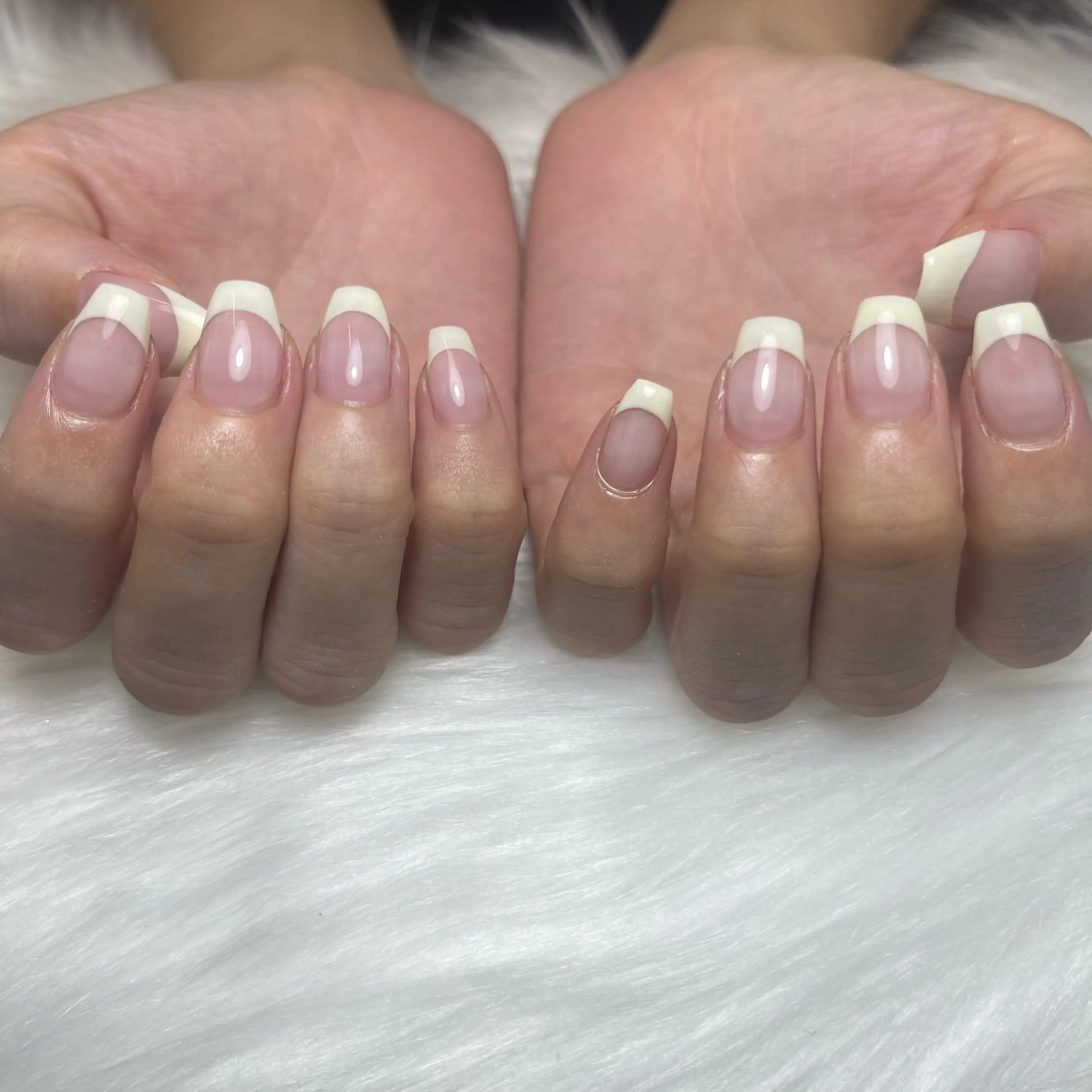 ネイル フレンチネイル ハンドネイル 🧁fein. nana🩵のネイルデザイン