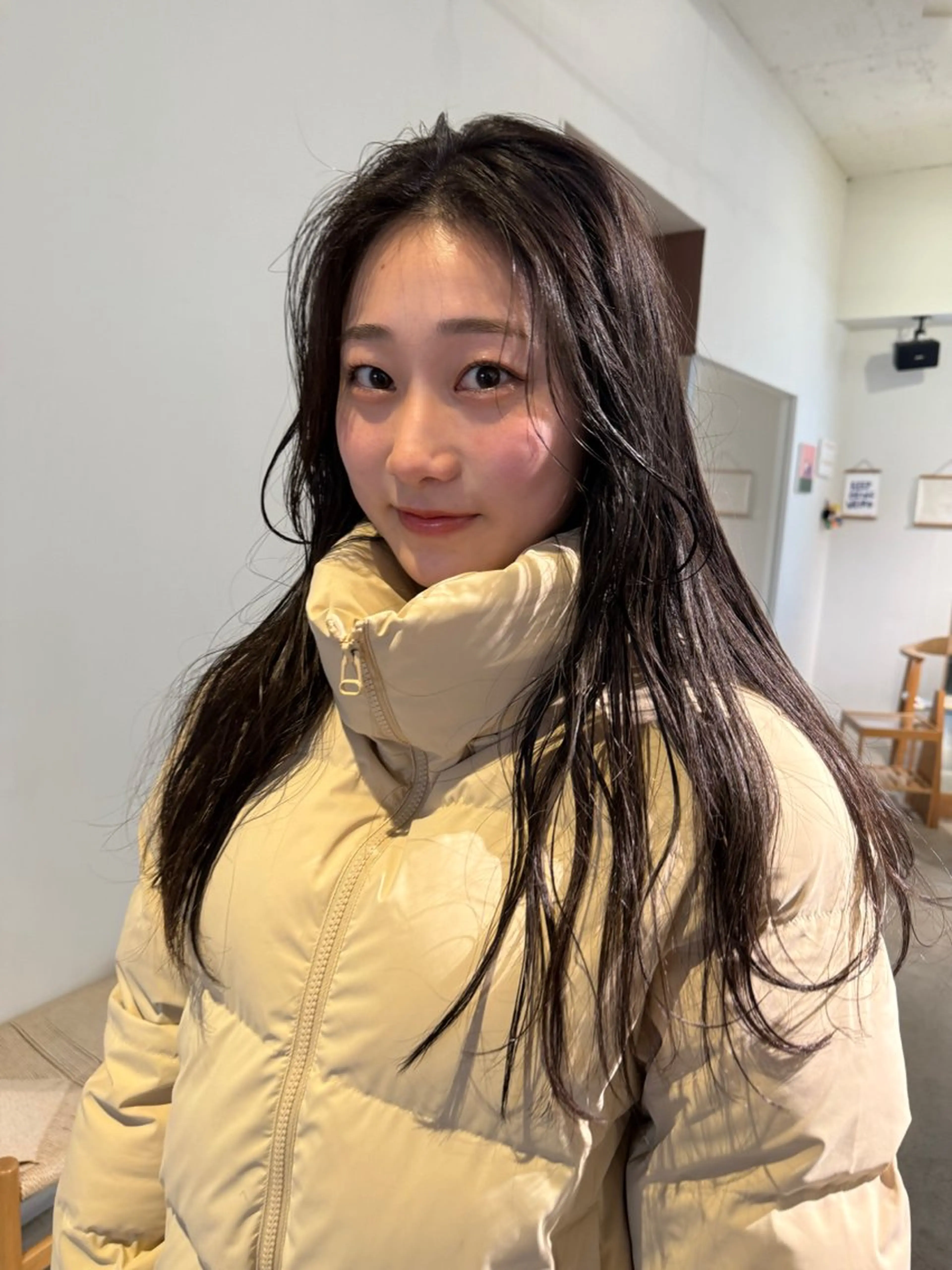 カラー ブリーチ グレージュ ヘアカラー トリートメント 南部 綾音のヘアスタイル