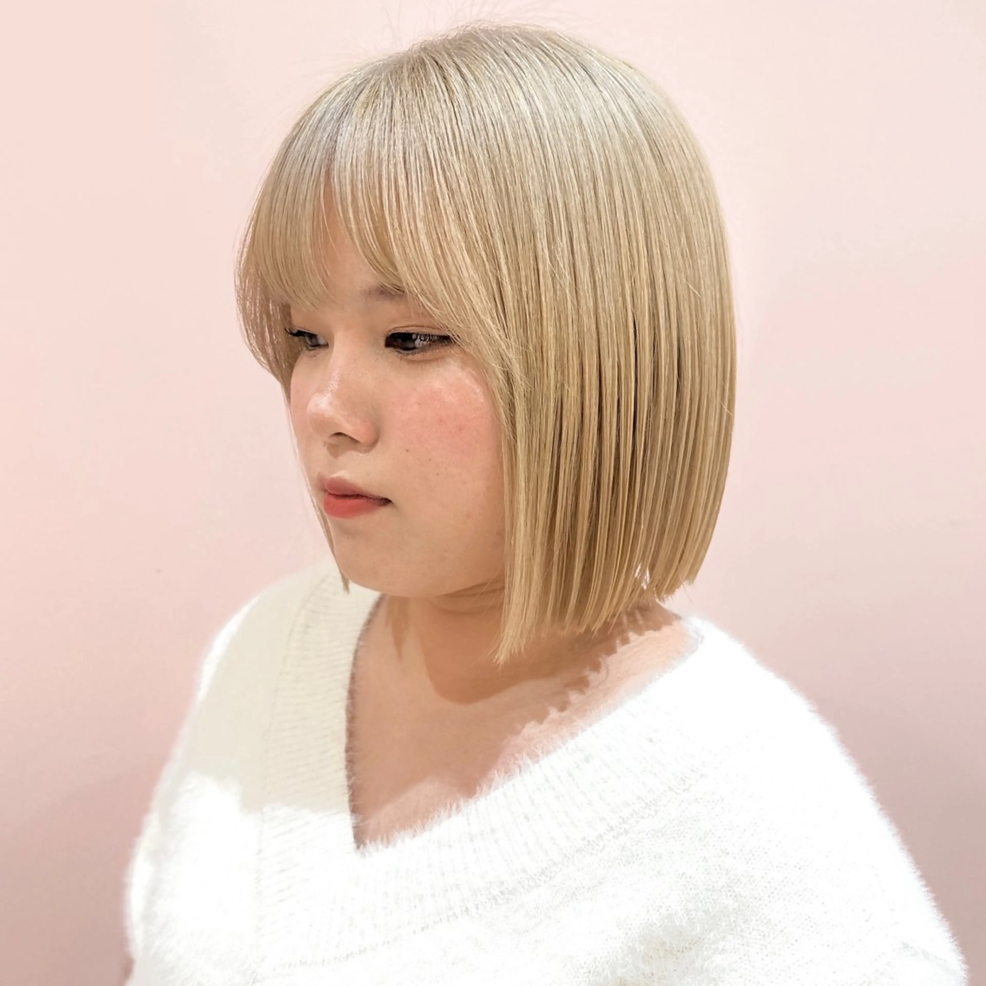 ミディアム カラー ブロンド ボブ カット ヘアカラー レイヤーカット/ ハイトーンchimiのヘアスタイル