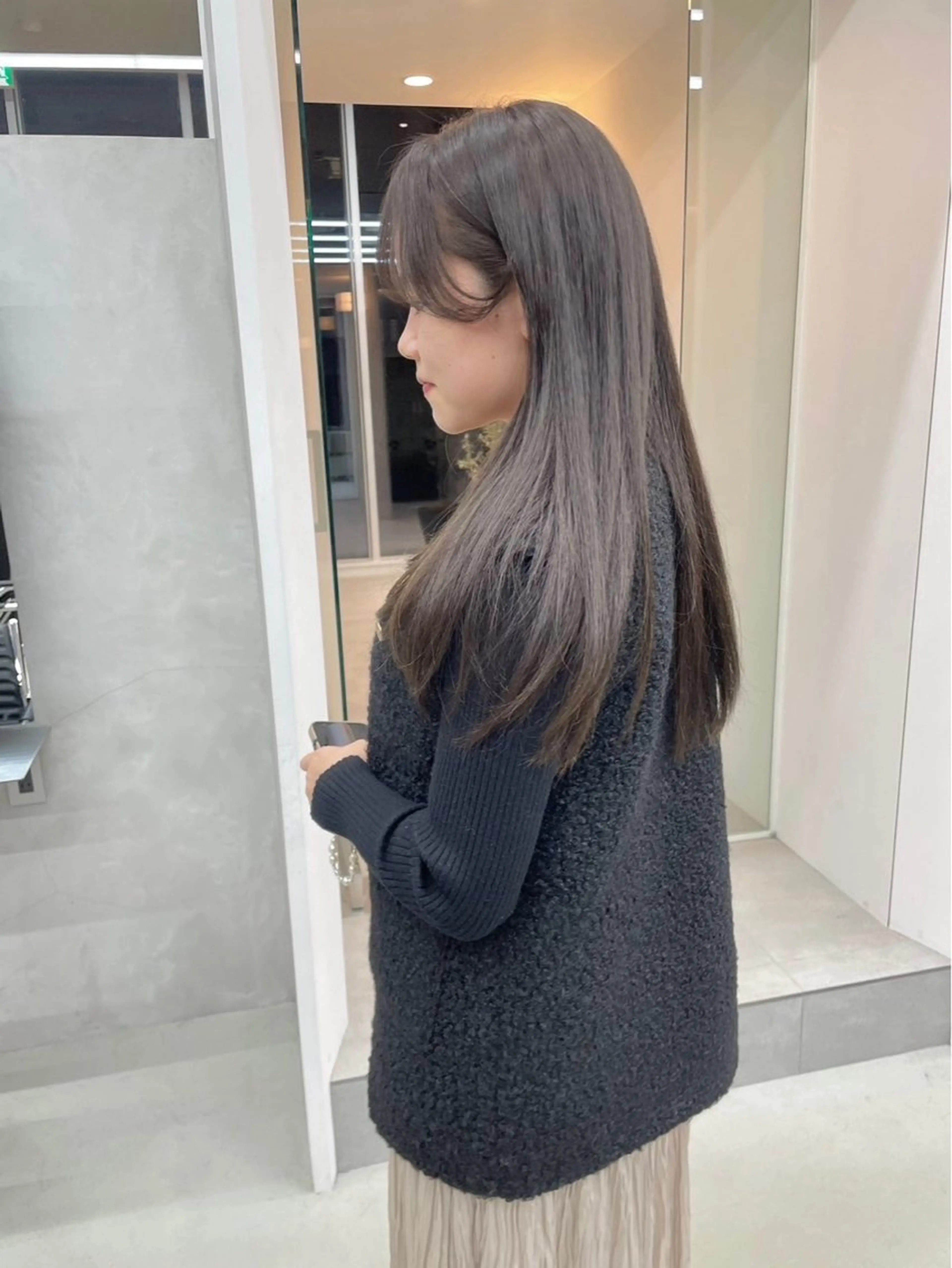 セミロング カラー ブリーチ ダークグレー ダークグレージュ グレージュ ブリーチなしカラー カット ヘアカラー トリートメント KENTO/ レイヤーカット/艶髪のヘアスタイル