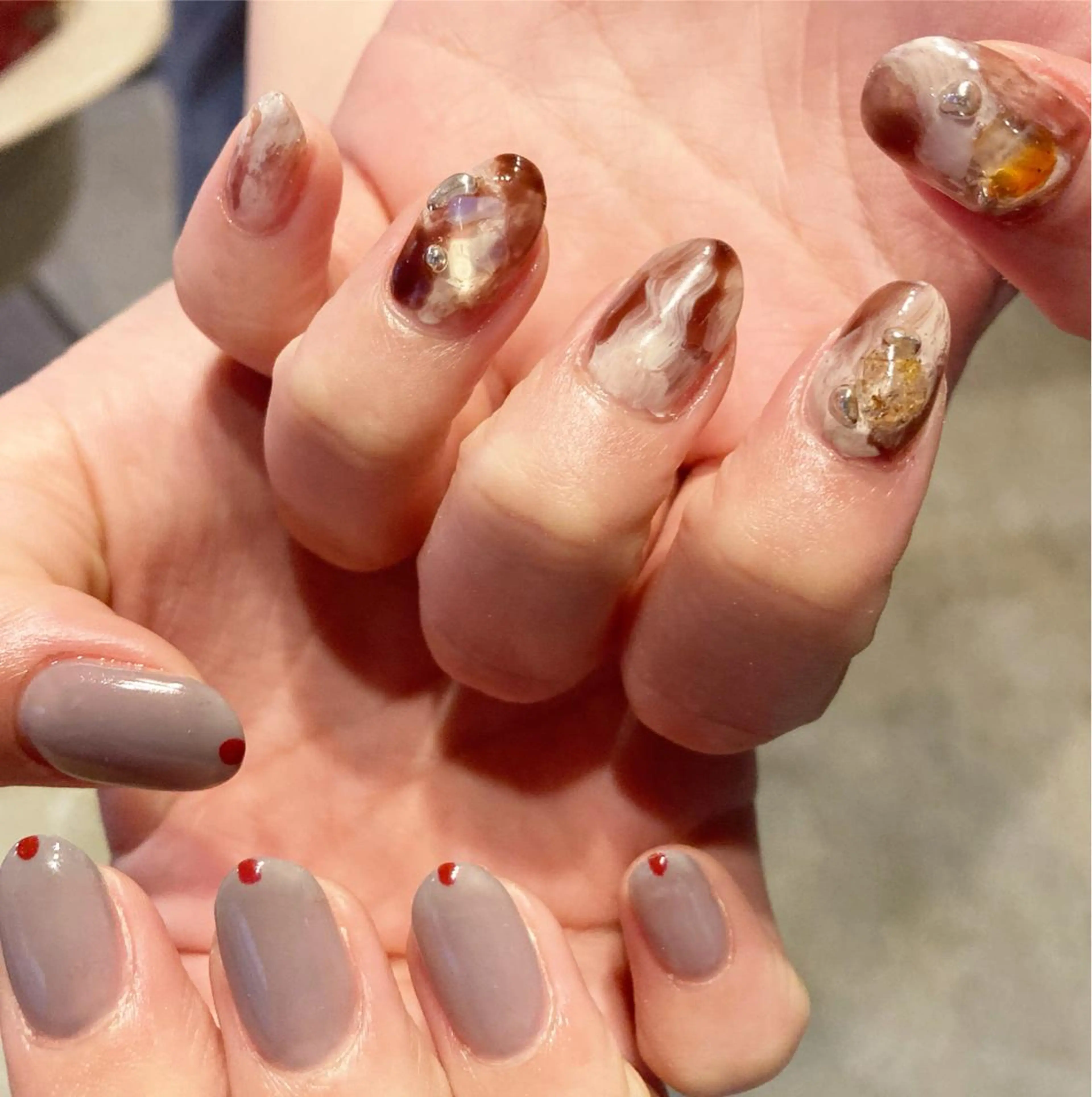 ネイル ハンドネイル キラキラ オメメのネイルデザイン