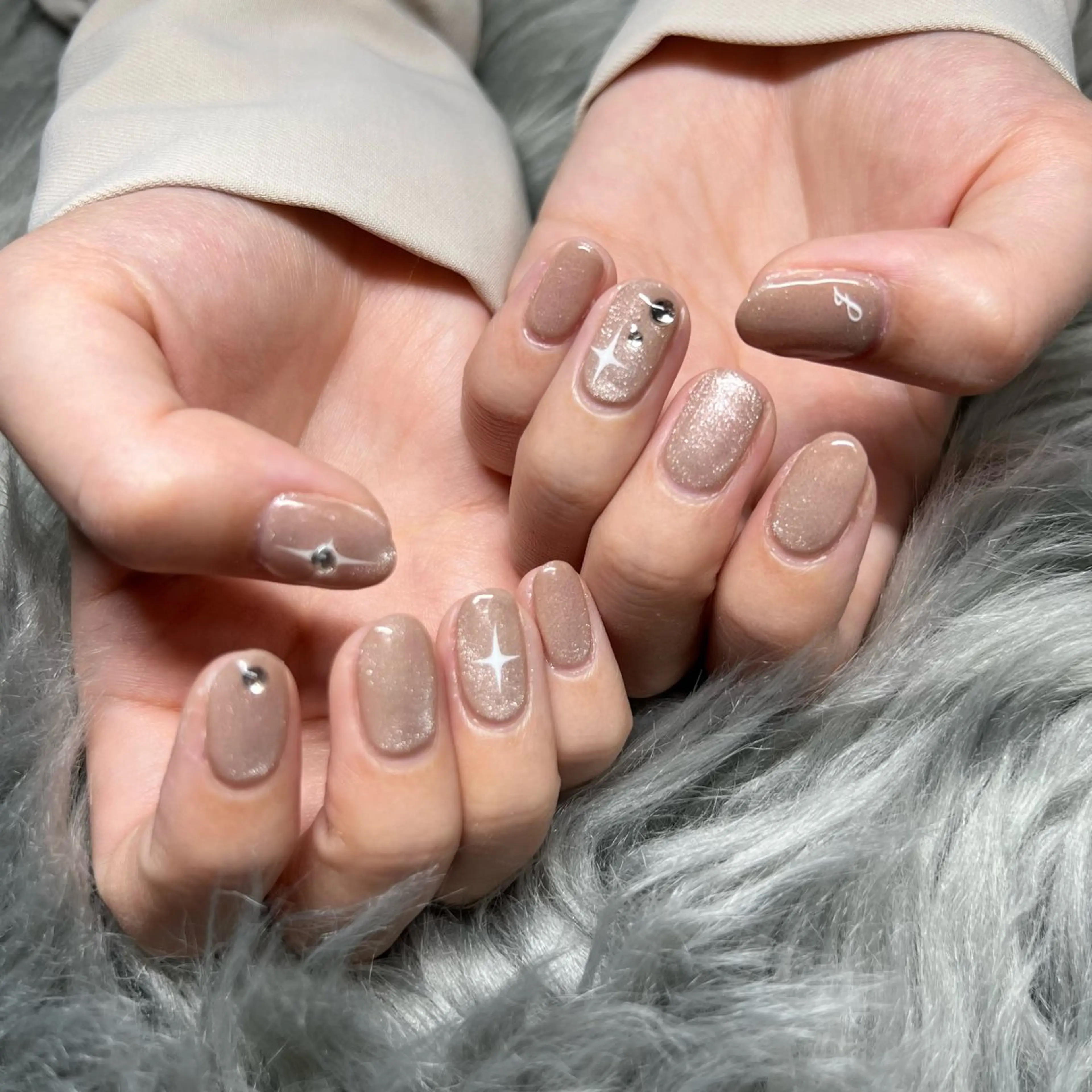 ネイル キラキラネイル マグネットネイル ulysses nailsalonのネイルデザイン