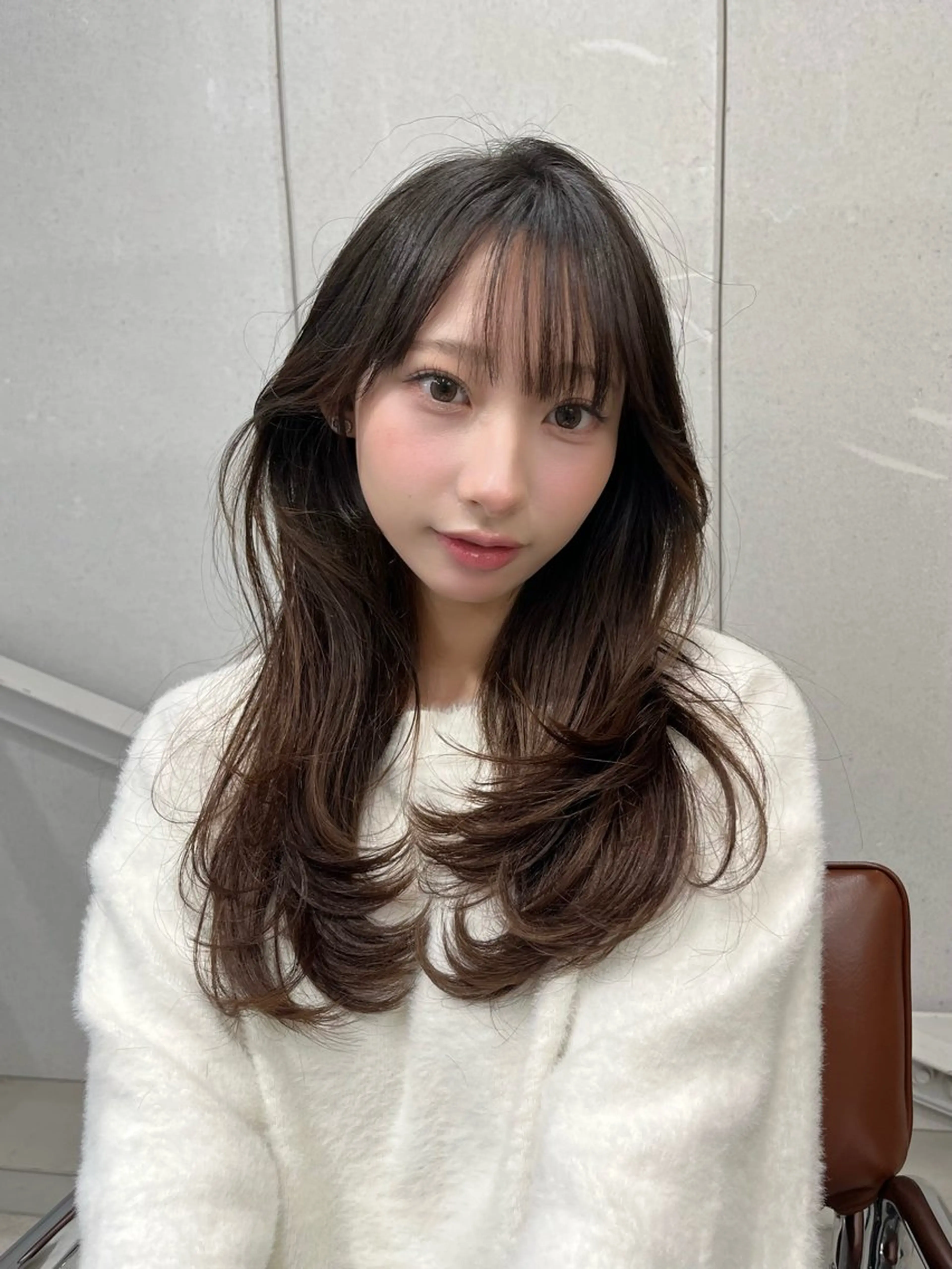 セミロング カット Fev AYAHAのヘアスタイル