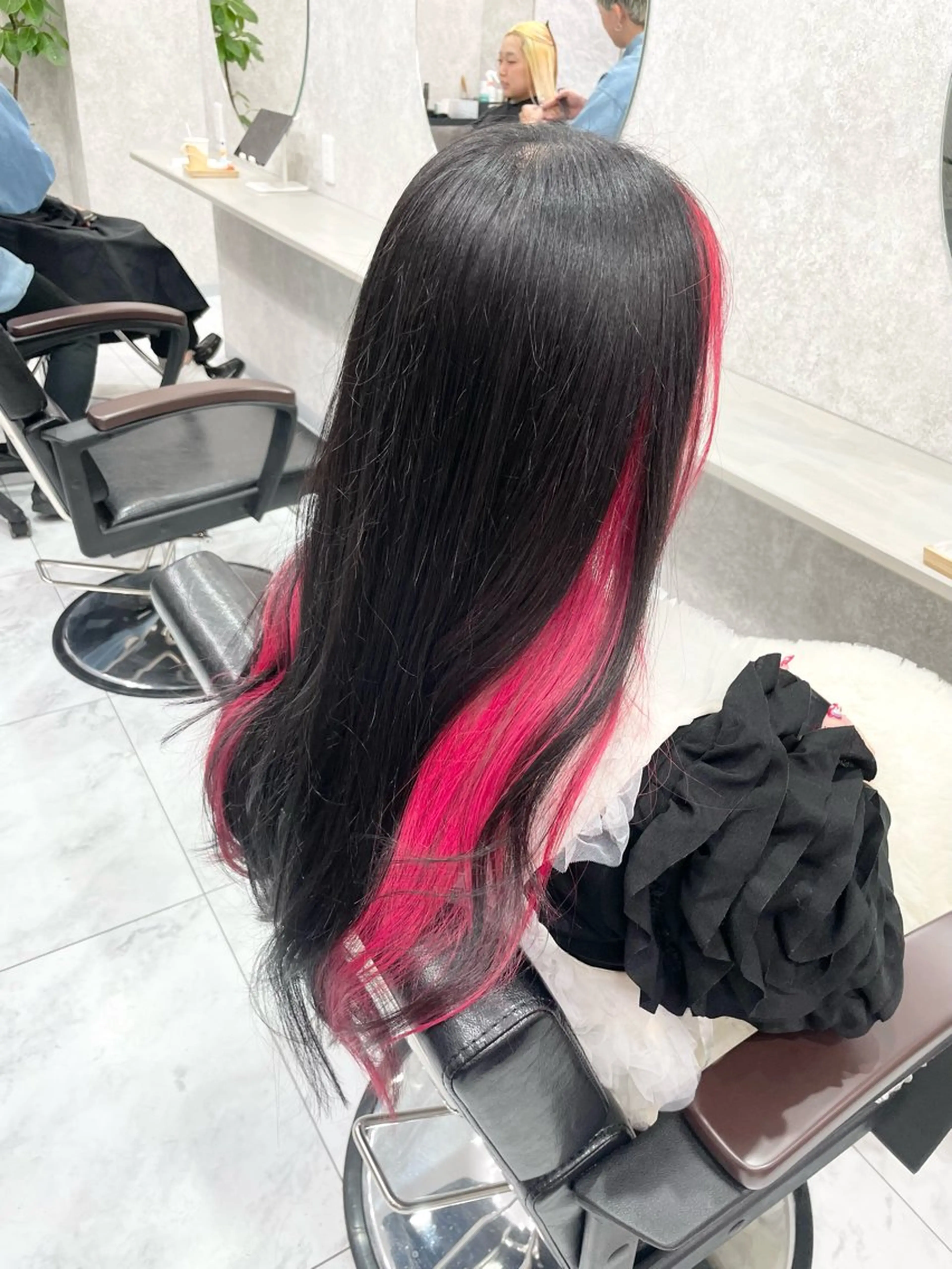 セミロング 🦋ハイトーン🦋 石山 希理🦋のヘアスタイル