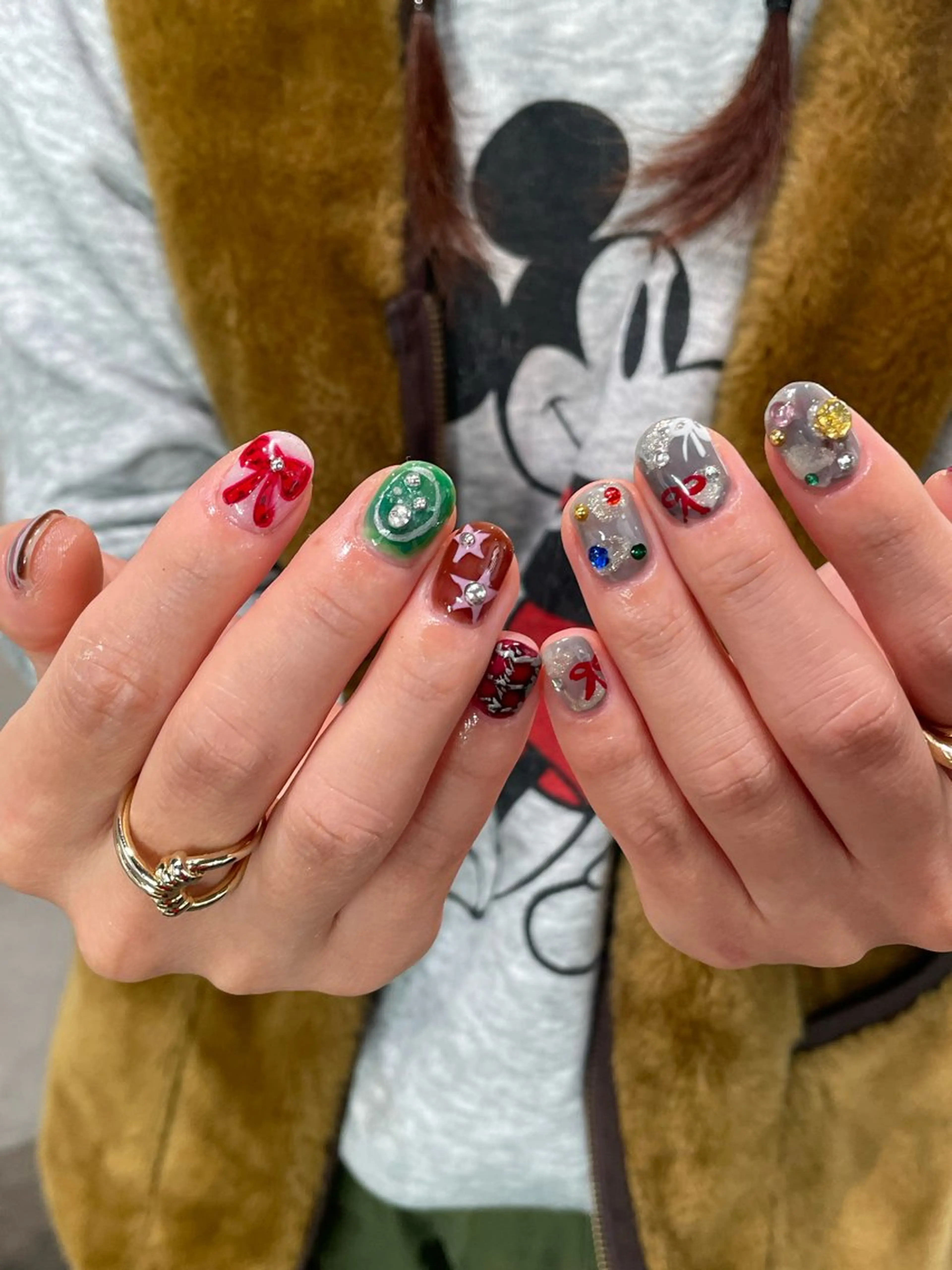ネイル 冬ネイル クリスマス ハンドネイル ナチュラル透明感🌱 小山美樹子のヘアスタイル