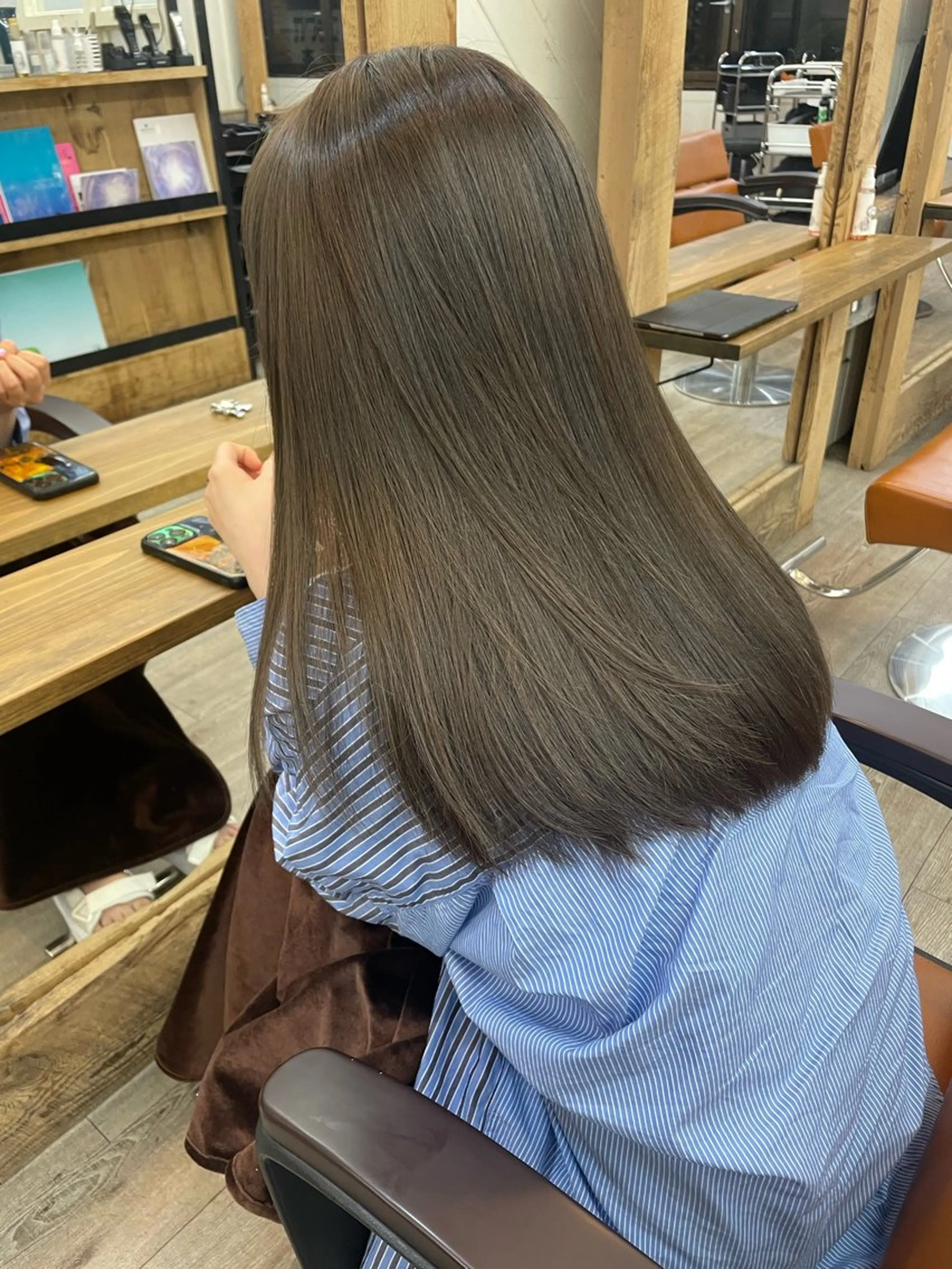 セミロング カラー ベージュカラー オリーブベージュ カット ヘアカラー トリートメント HIKARU副店長/ ✨️髪質改善のヘアスタイル