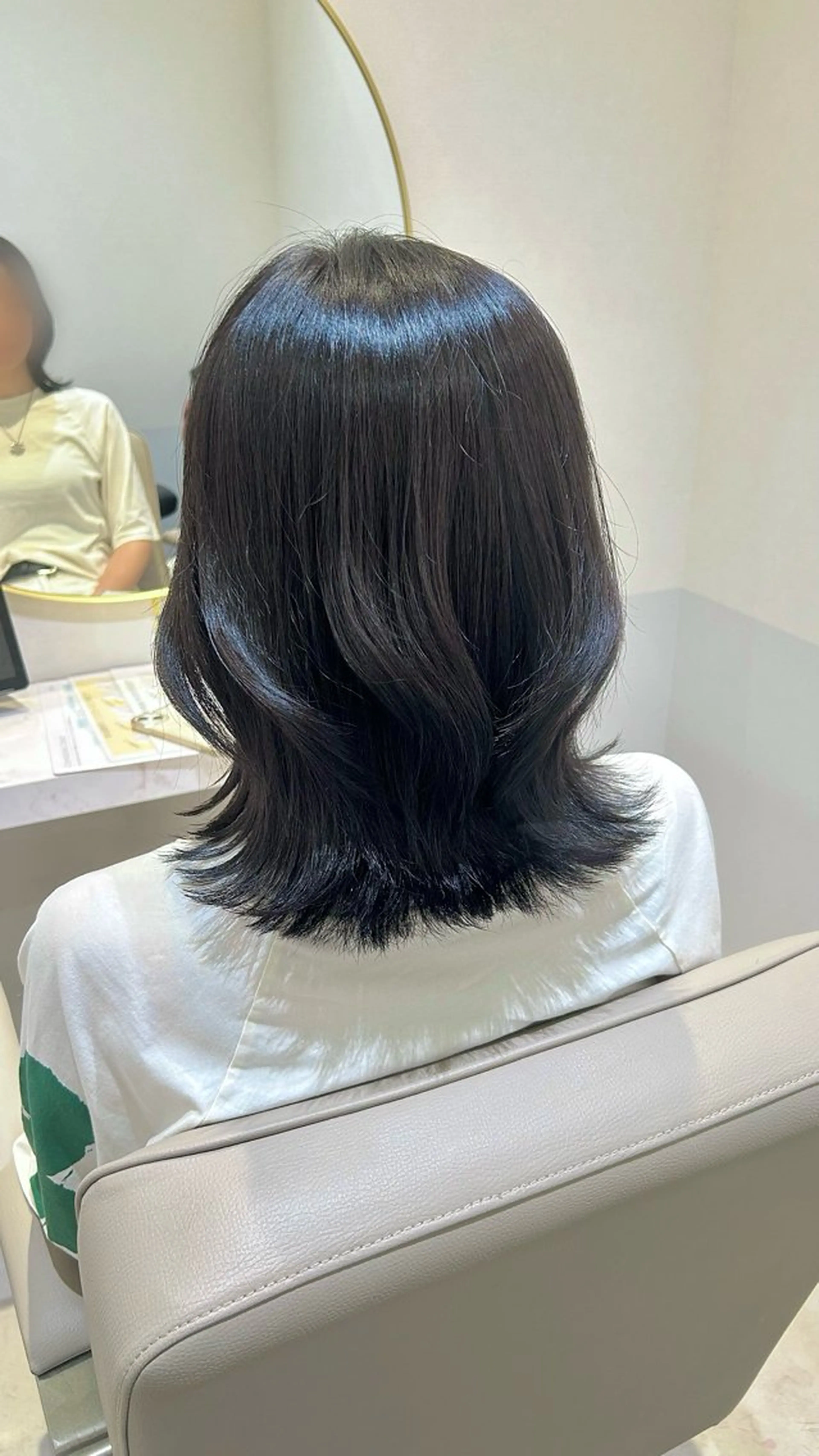 ミディアム カラー ミディアムレイヤー ベージュカラー ブラウンカラー 透明感カラー グレージュ カット ヘアカラー トリートメント ヘッドスパ Eleanor枚方店 店長　飛鳥　薫のヘアスタイル