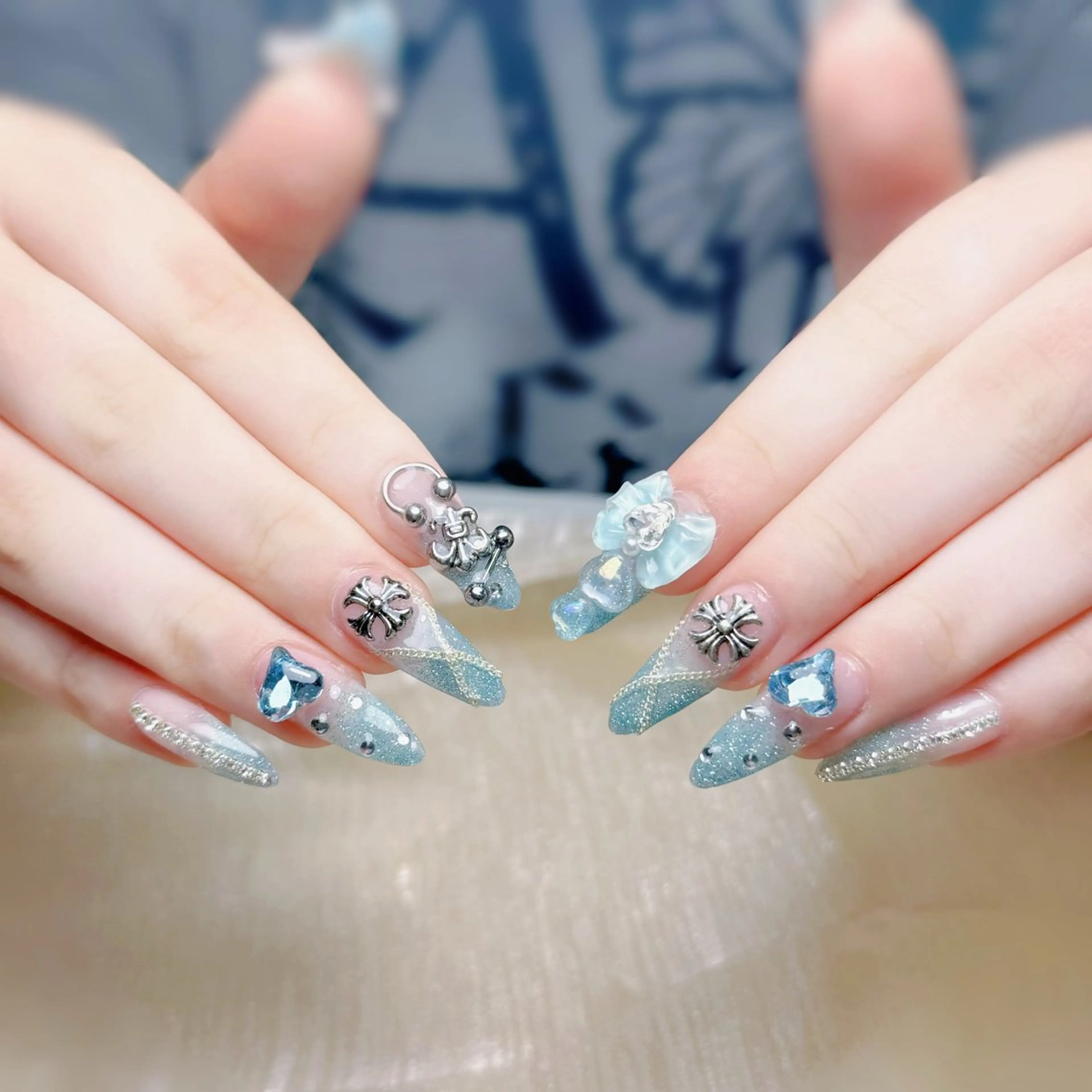 ネイル ハンドネイル ハンドケア いちご chan novaのネイルデザイン