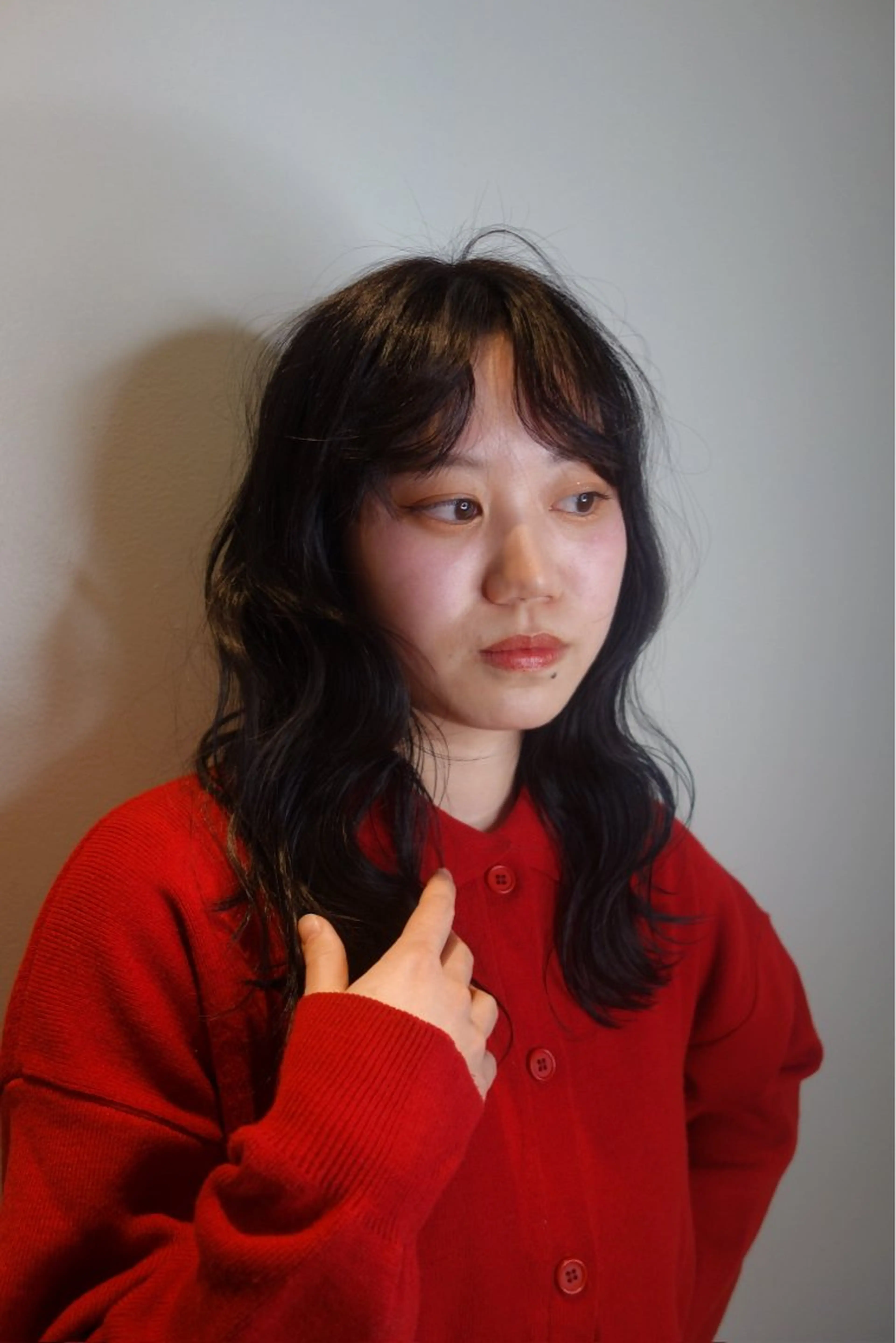 セミロング 顔まわりレイヤー レイヤーカット OASIS表参道所属・OASIS 表参道 ミカド サトル△のヘアスタイル