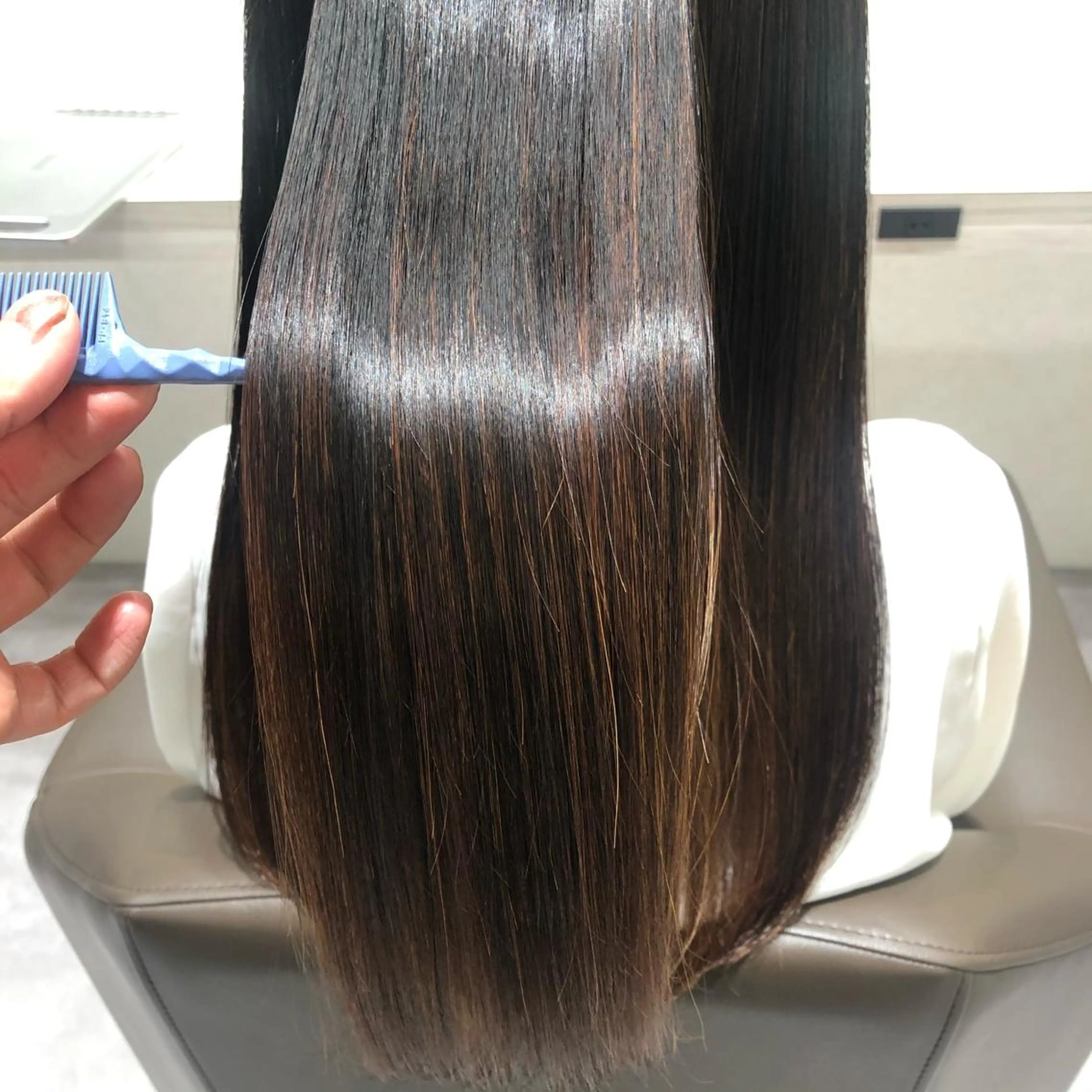 ロング ムトウセイマ/艶髪 /艶ケアWブリーチのヘアスタイル