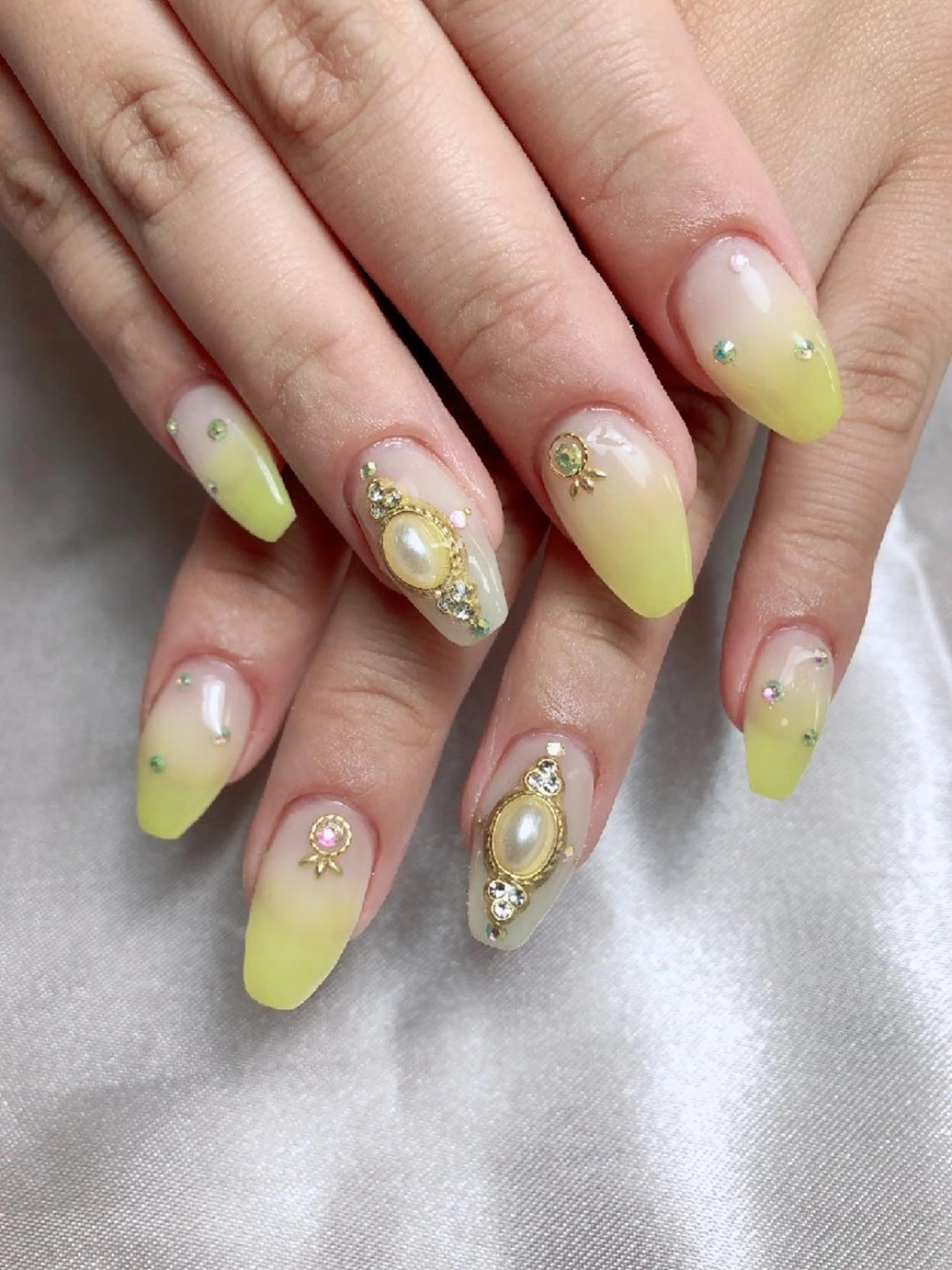 ネイル セミロング ハンドネイル ☺︎山部 志麻☺︎のネイルデザイン