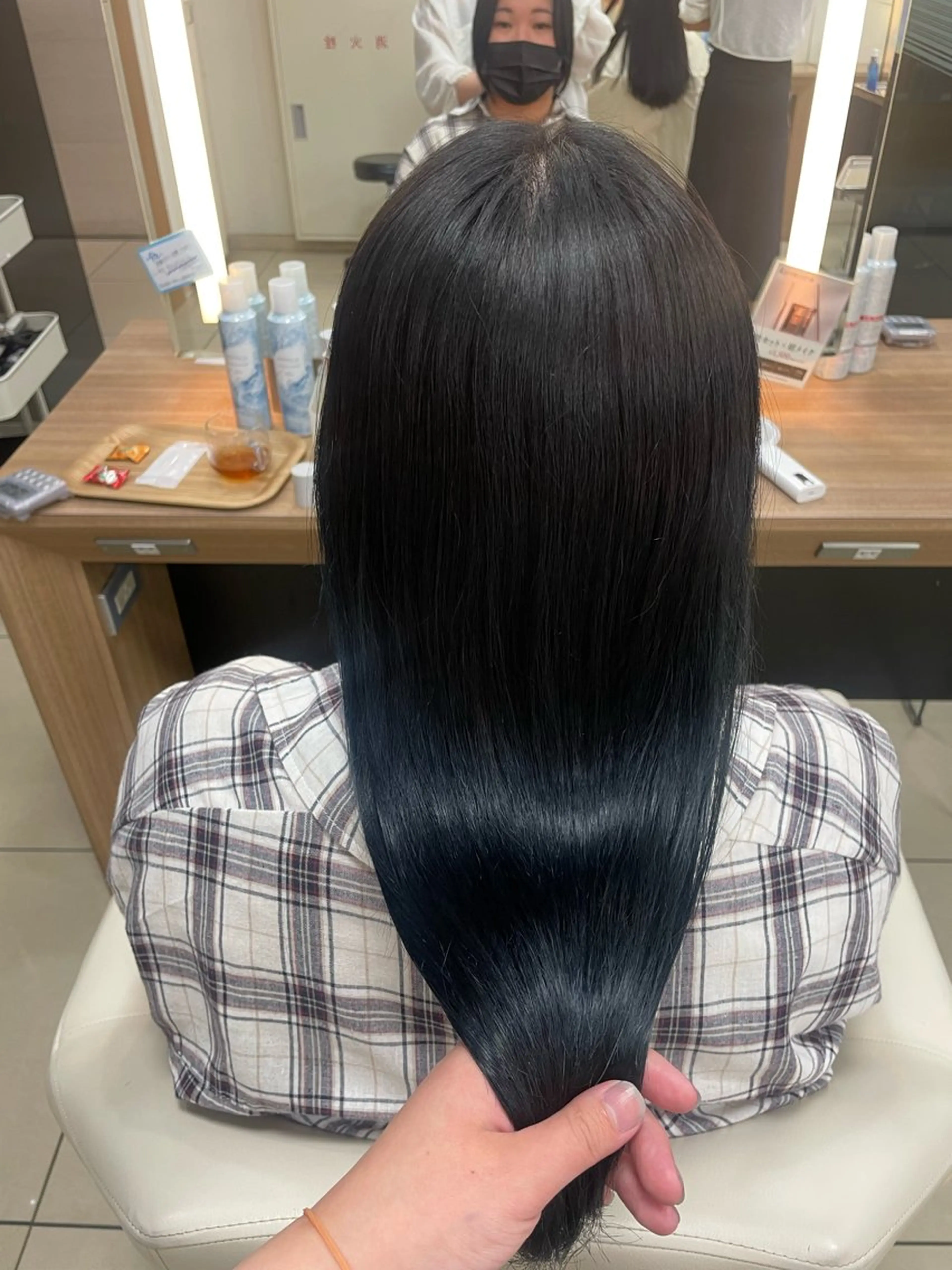 セミロング カラー ヘアカラー トリートメント ハイトーン/パーソナ ルカラー診断・ユキノのヘアスタイル