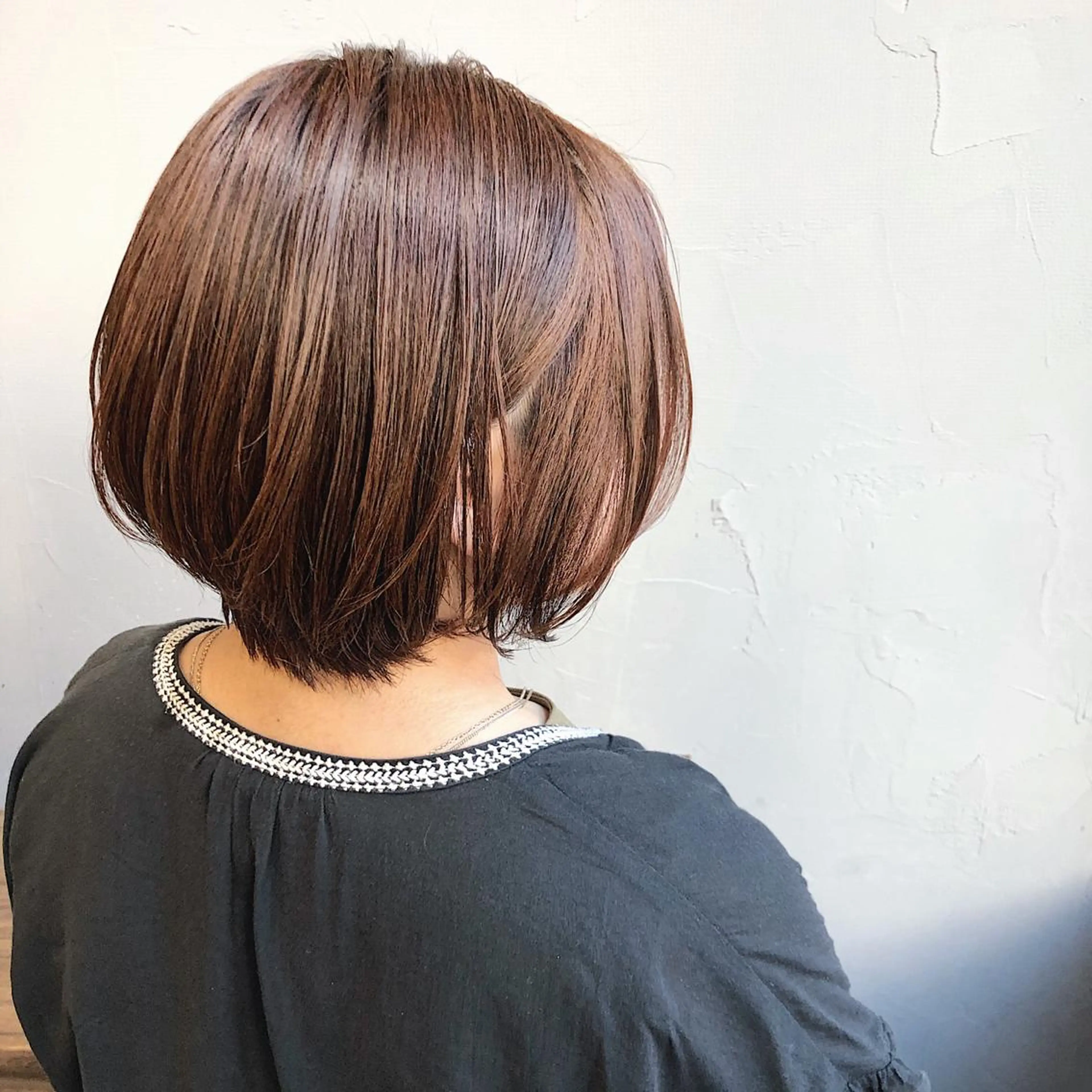 ショート カラー 丸みショート ブラウンカラー オレンジ オレンジブラウン ショートヘア カット ヘアカラー トリートメント CISCO所属・山口 浩之のヘアスタイル