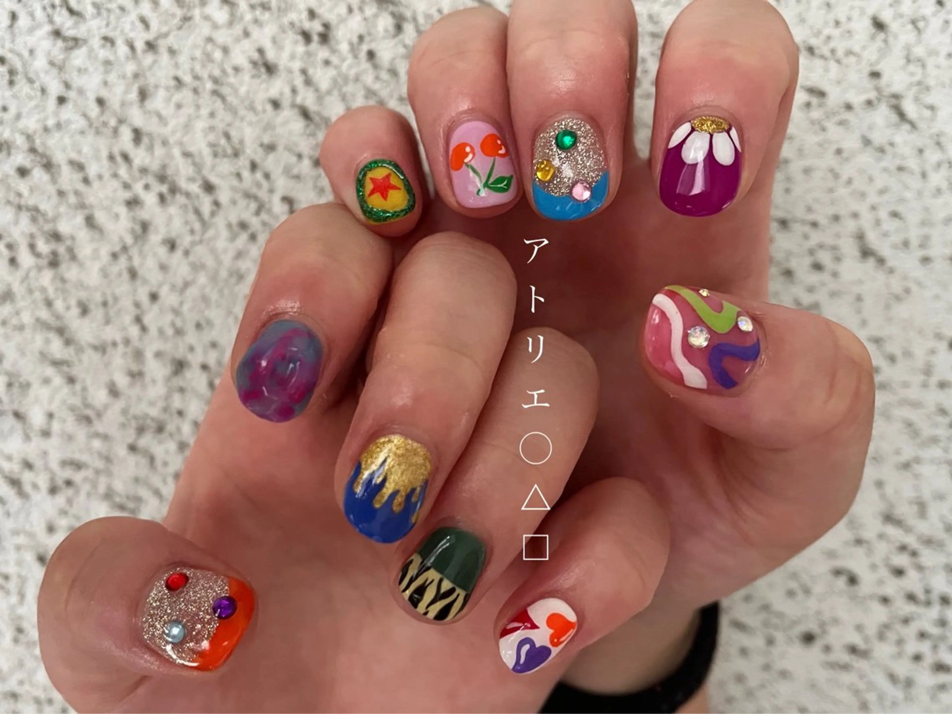 ネイル ハンドネイル アトリエ ○△□のネイルデザイン