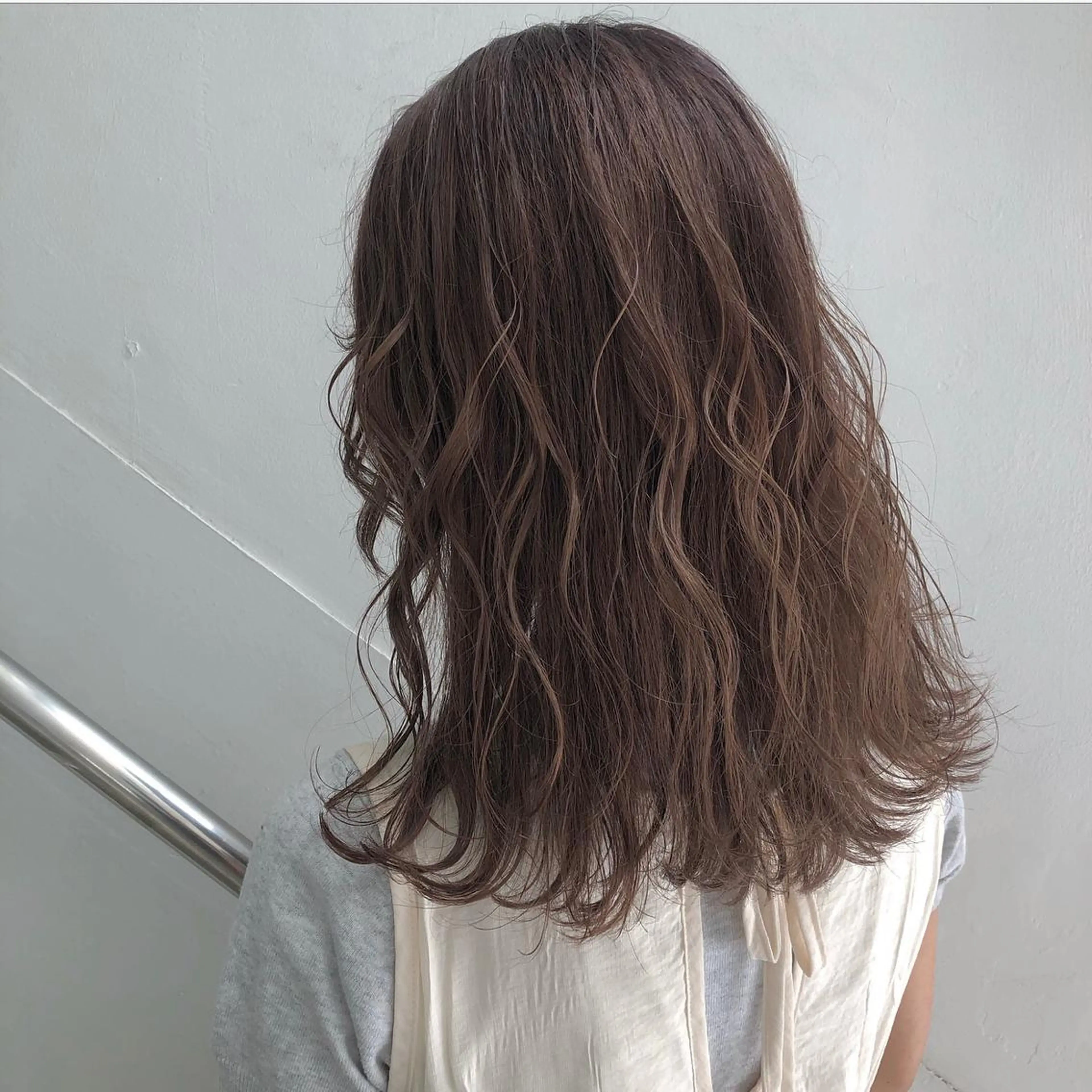 ミディアム カラー CLUTCH天王寺 西藤遥河のヘアスタイル