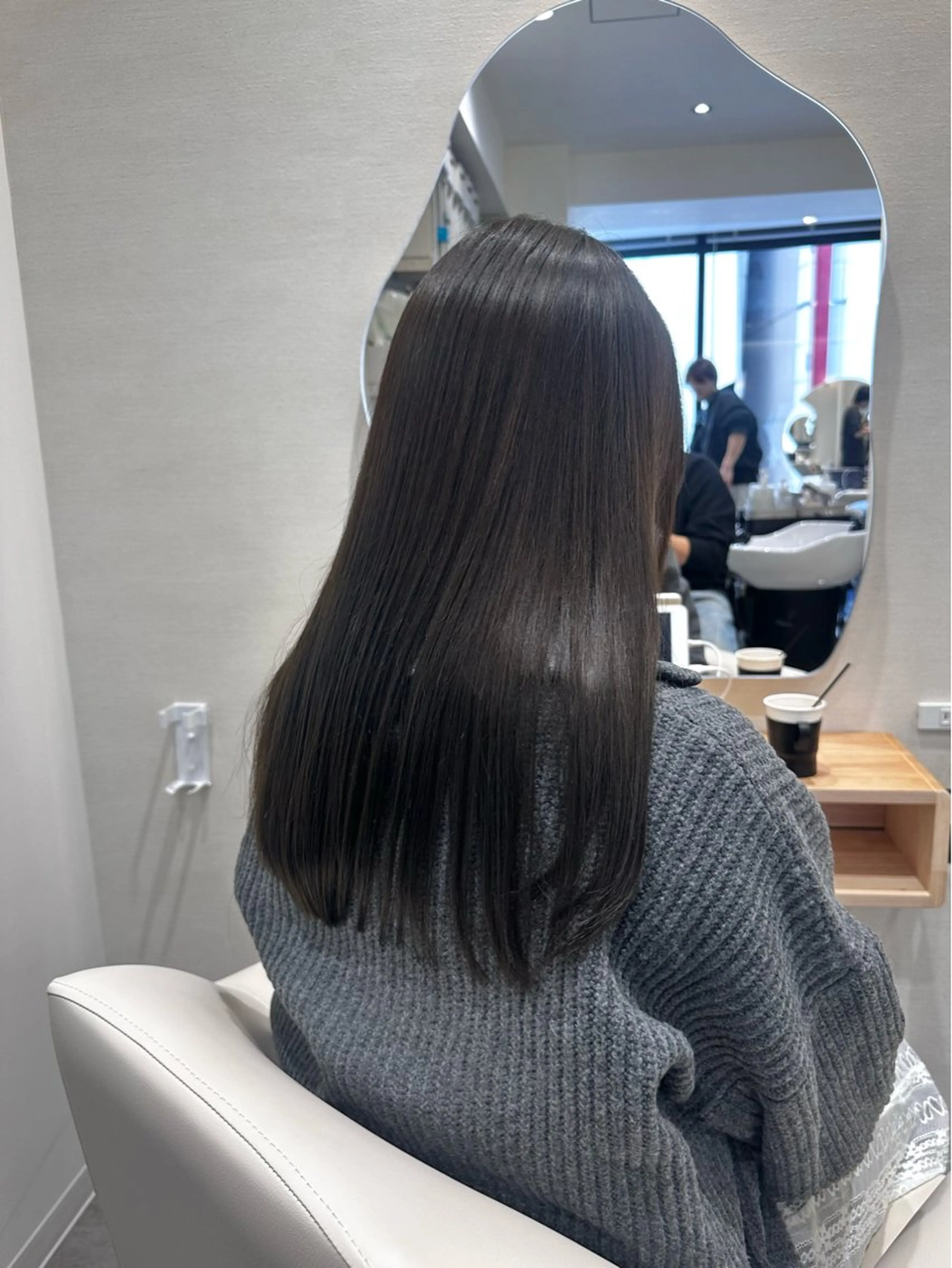 セミロング カラー ブリーチ グレージュ ブリーチなしカラー オリーブグレージュ オリーブグレー ヘアカラー トリートメント LUMO所属・矢野 晃平のヘアスタイル