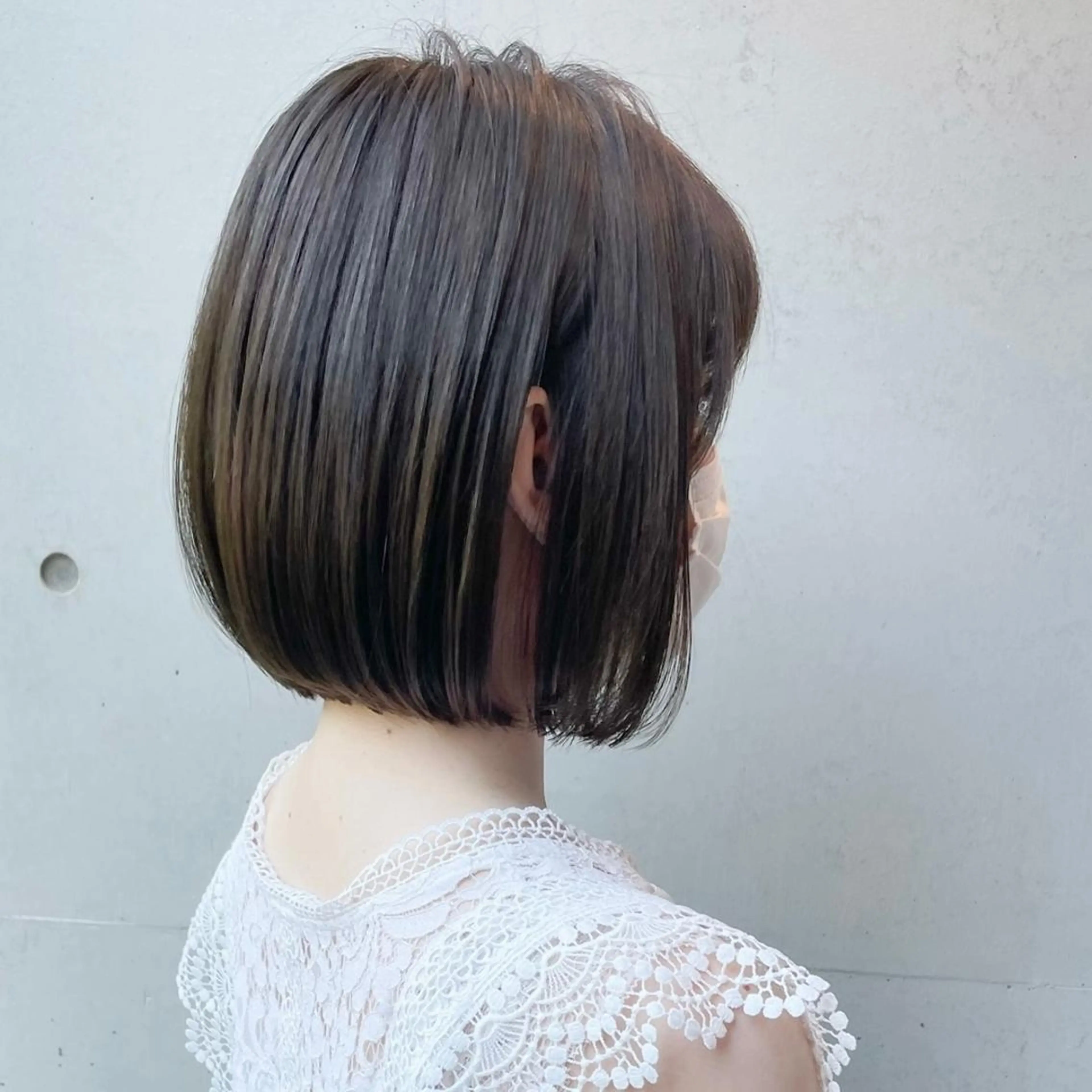 ショート カラー 前下がりボブ オリーブカラー ボブ カット トリートメント 森本 裕太 / ボブのヘアスタイル