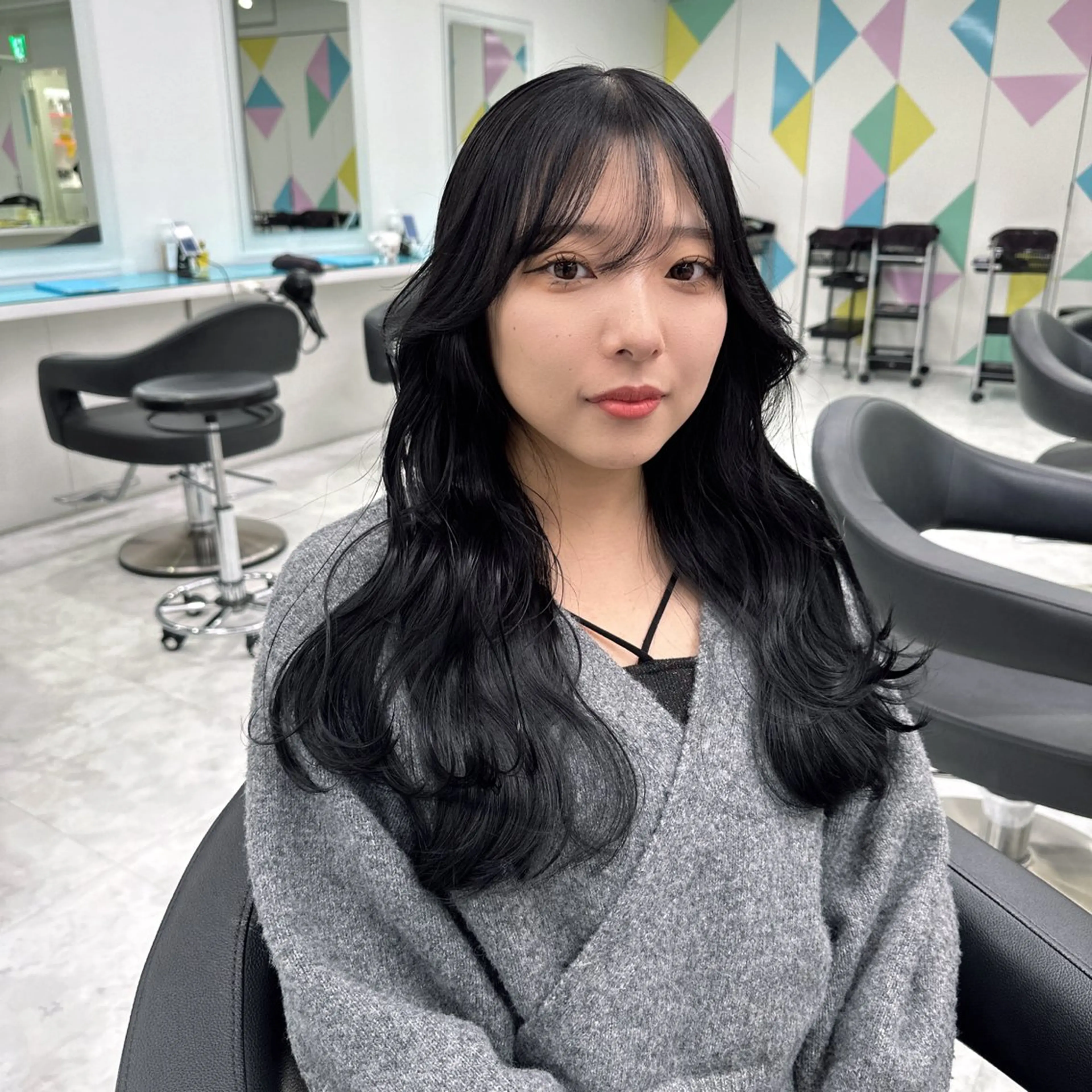 ロング カラー ヘアアレンジ 🌈艶カラー/ 韓国風レイヤーカットのヘアスタイル