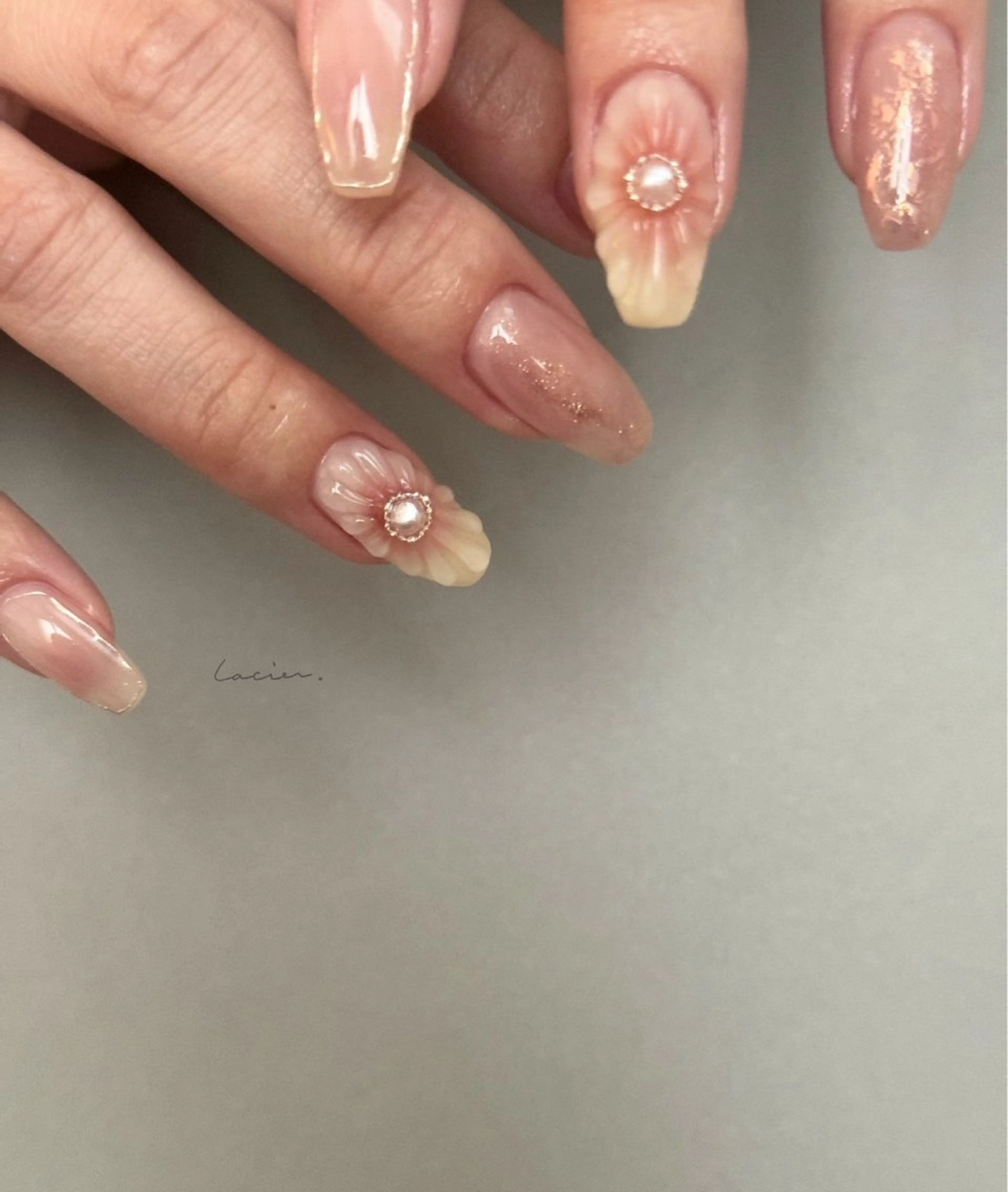 ネイル ニュアンスネイル ぷっくりネイル 春ネイル lacier nailのネイルデザイン
