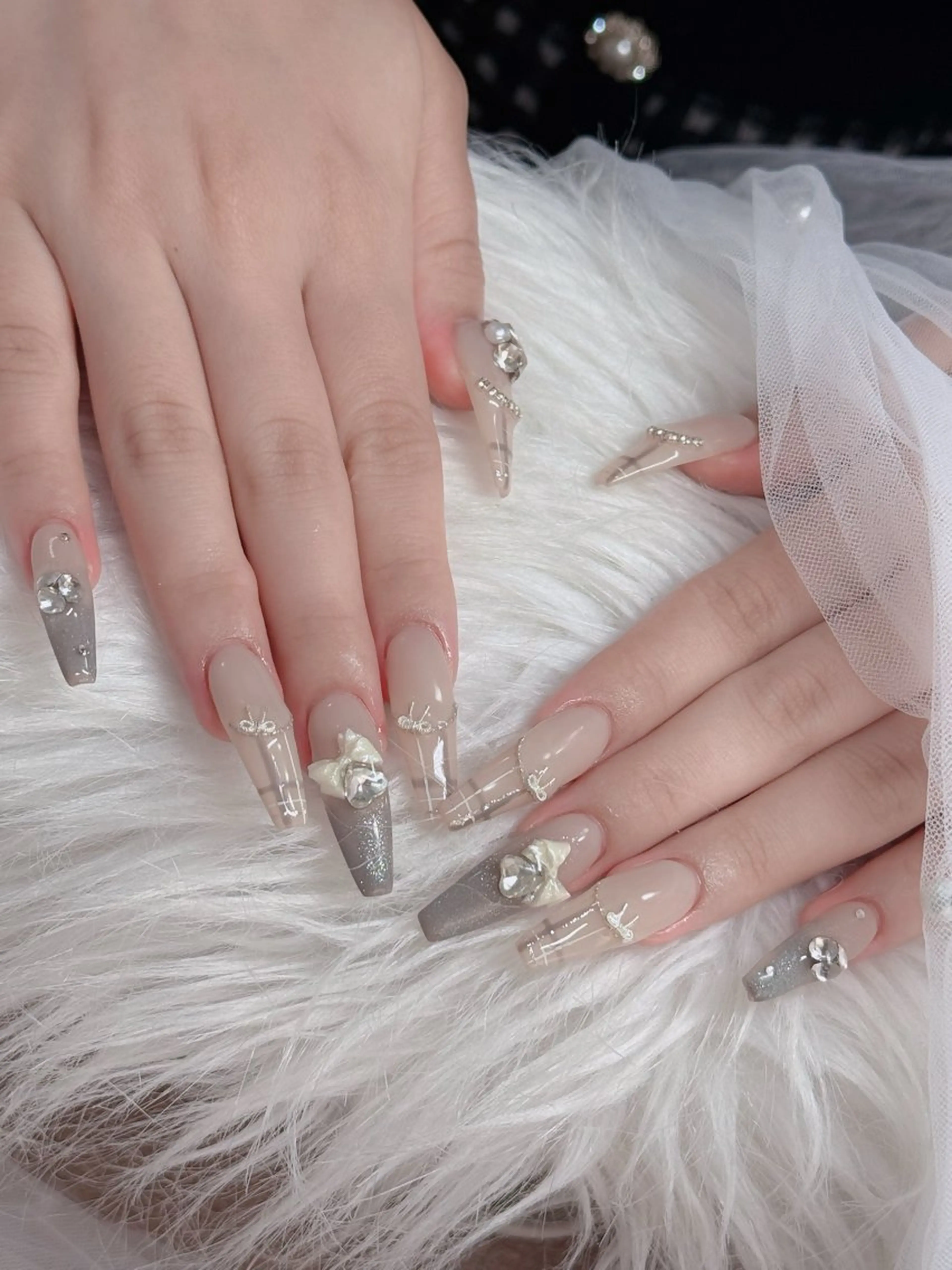 ネイル オーロラネイル フレンチネイル グラデーション 氷ネイル・うるうるネイル キラキラネイル ハンドネイル H.baby Nail Salonのネイルデザイン