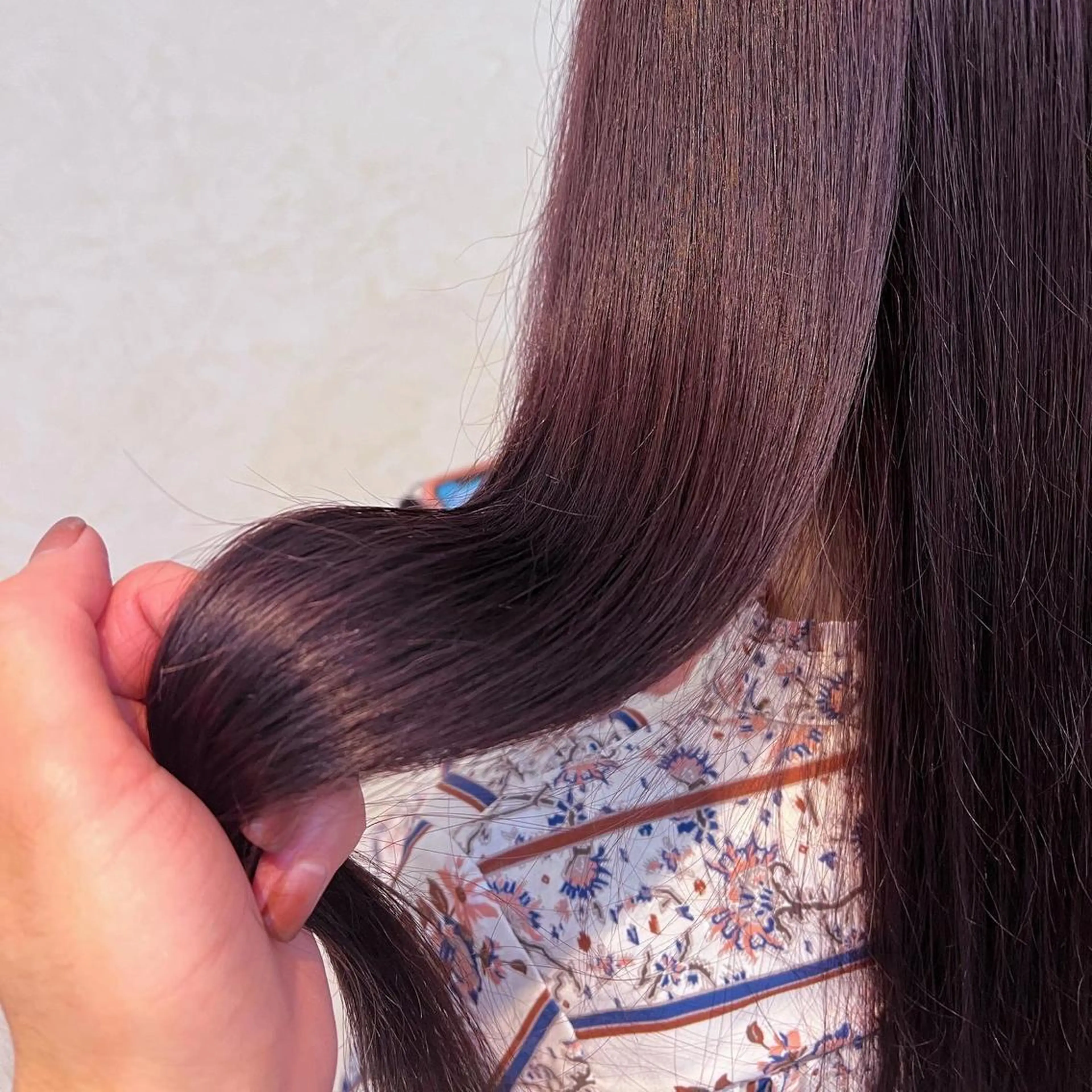 ロング カラー ブリーチ 透明感カラー グレージュ イルミナカラー ブリーチなしカラー カット ヘアカラー トリートメント ブリーチ/髪質改善/ レイヤー/YUTO‎のヘアスタイル