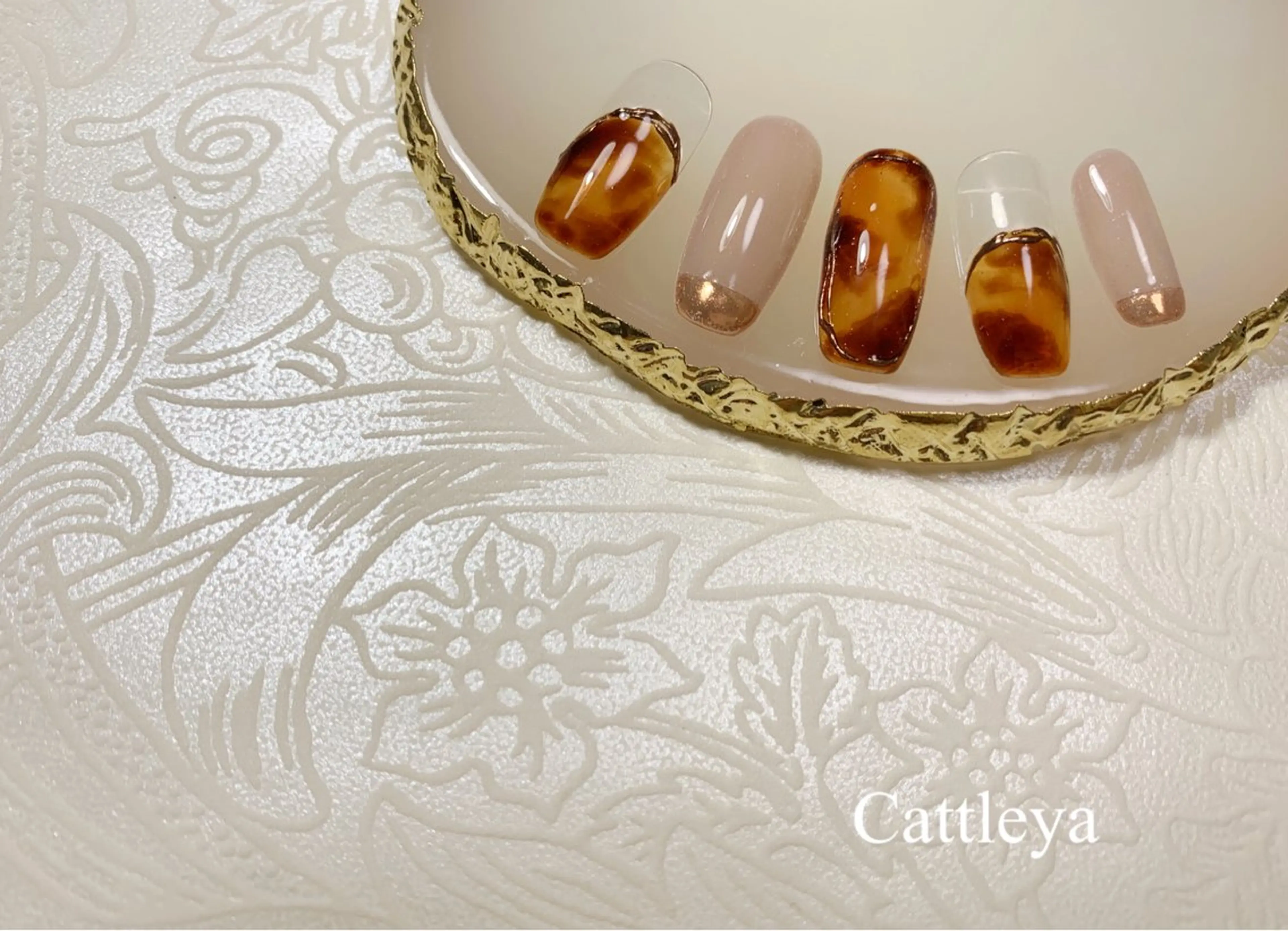 ネイル べっ甲ネイル ハンドネイル Cattleya カトレアのネイルデザイン