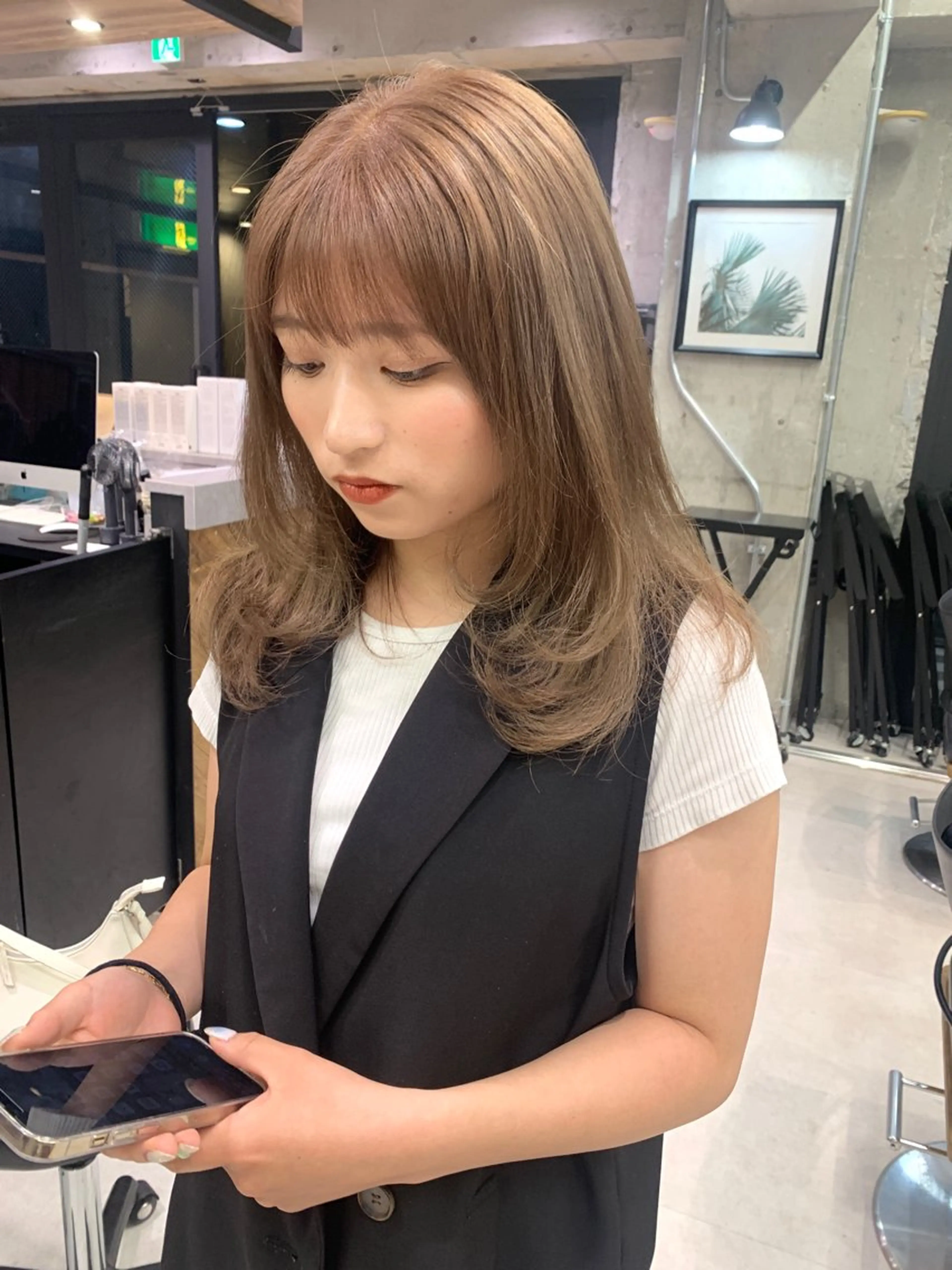 セミロング ヘアカラー 🌺KANA🇺🇸 海外トレンドヘアのヘアスタイル
