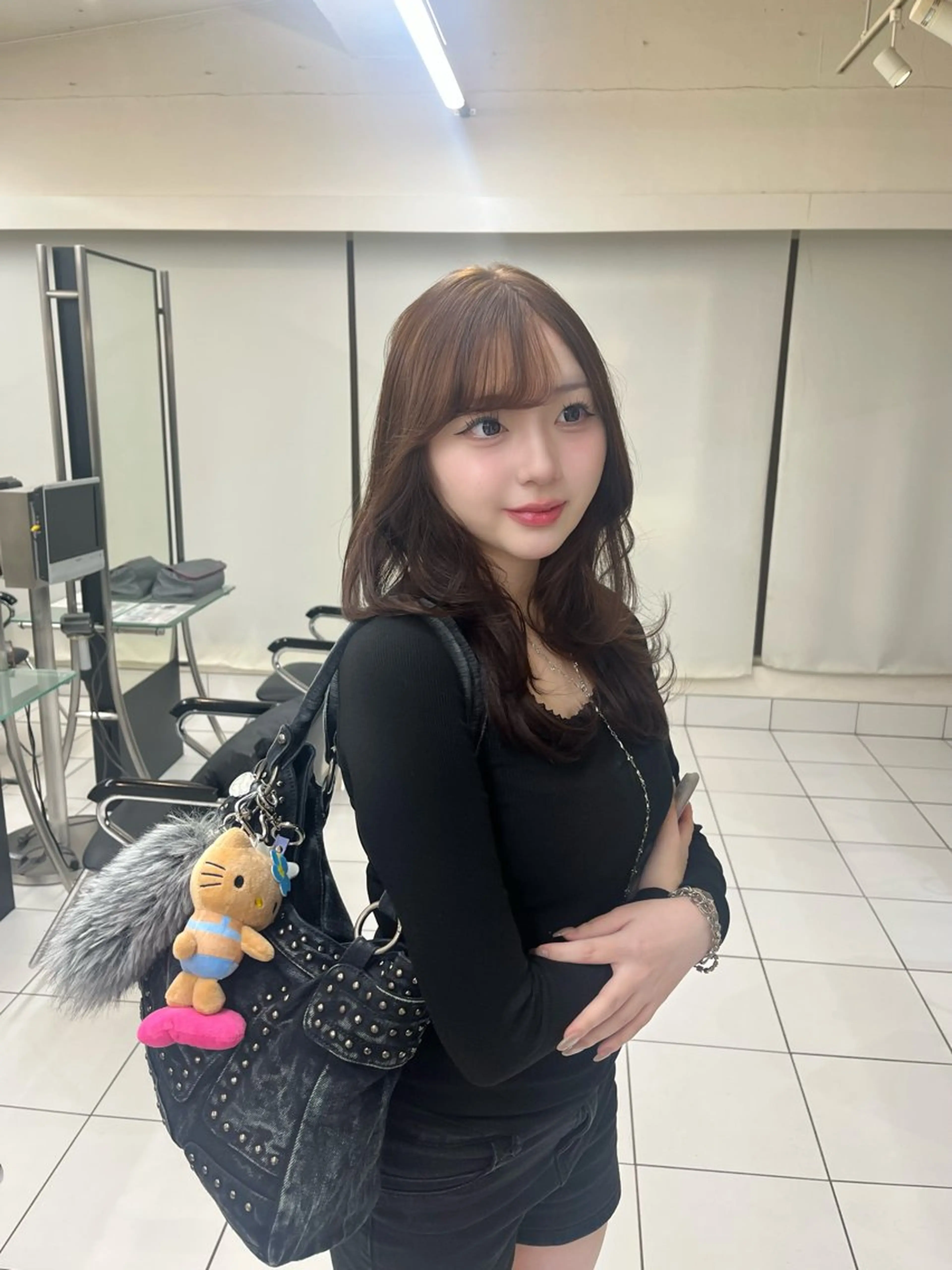 ロング カラー 新開 夏菜のヘアスタイル