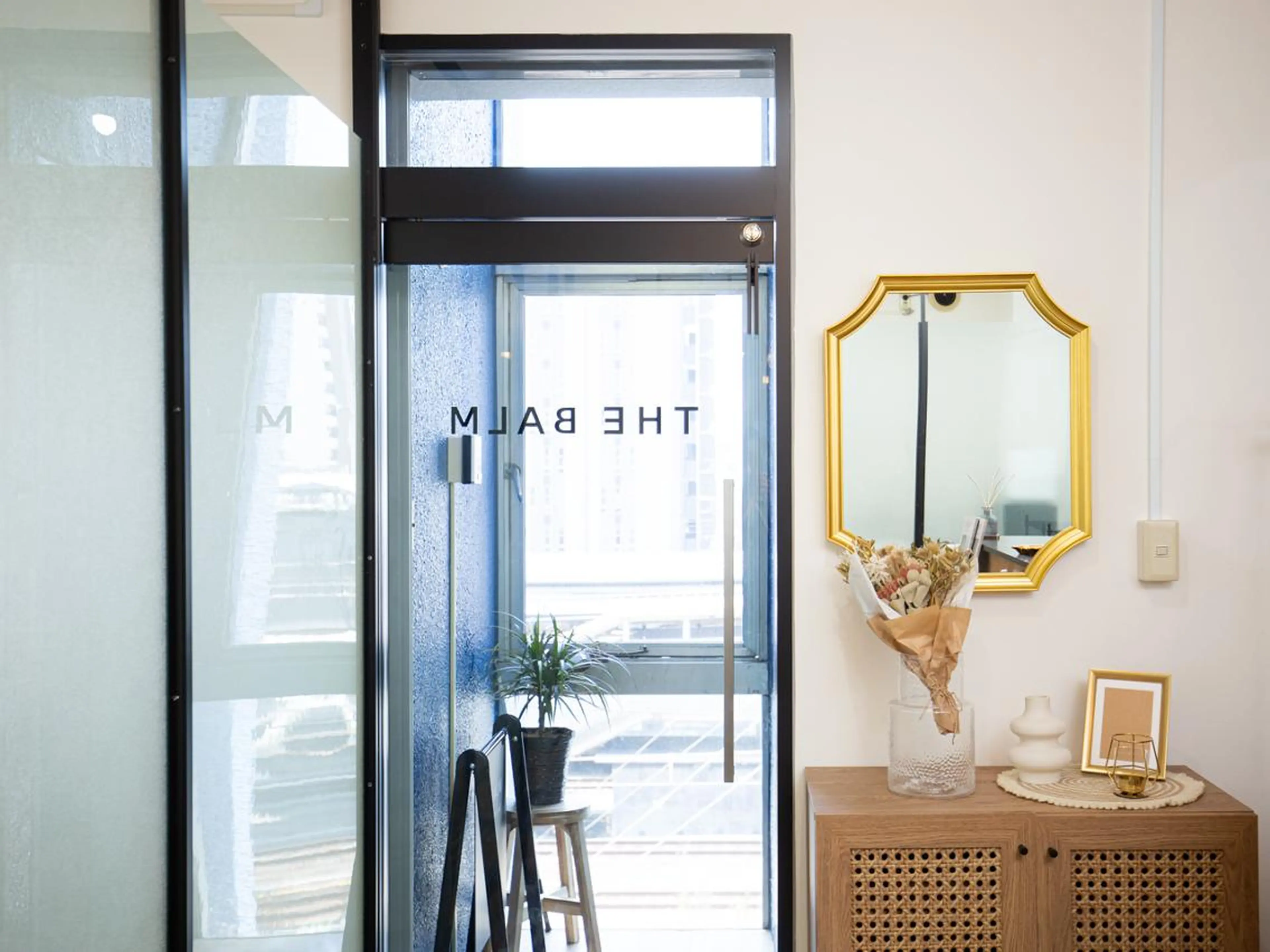 THE BALM💎 切通真奈美の眉毛・アイブロウイメージ