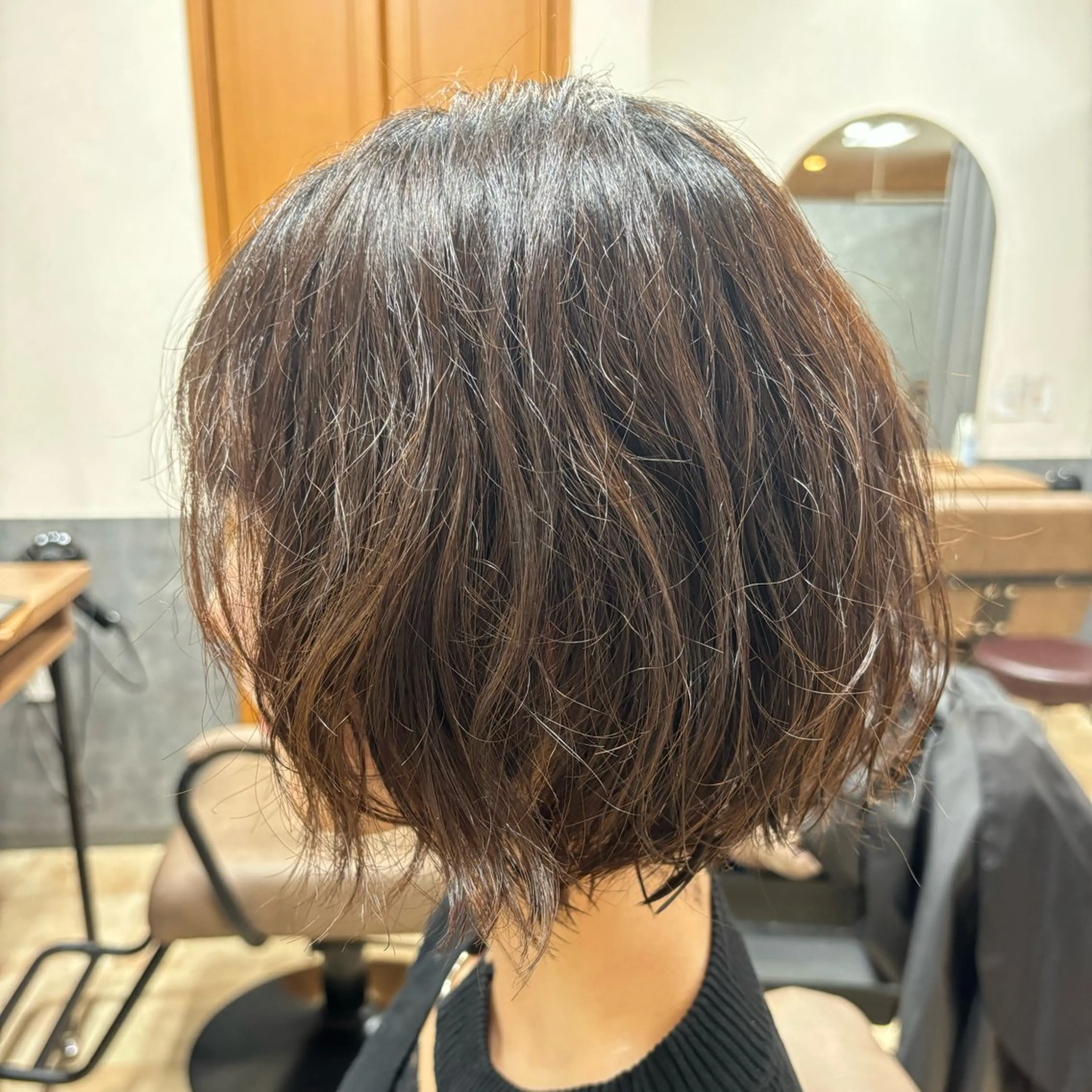 ミディアム パーマ ミディアムパーマ ボブ ウルフカット デジタルパーマ スパイラルパーマ カット パーマ トリートメント 竹内 滉太のヘアスタイル