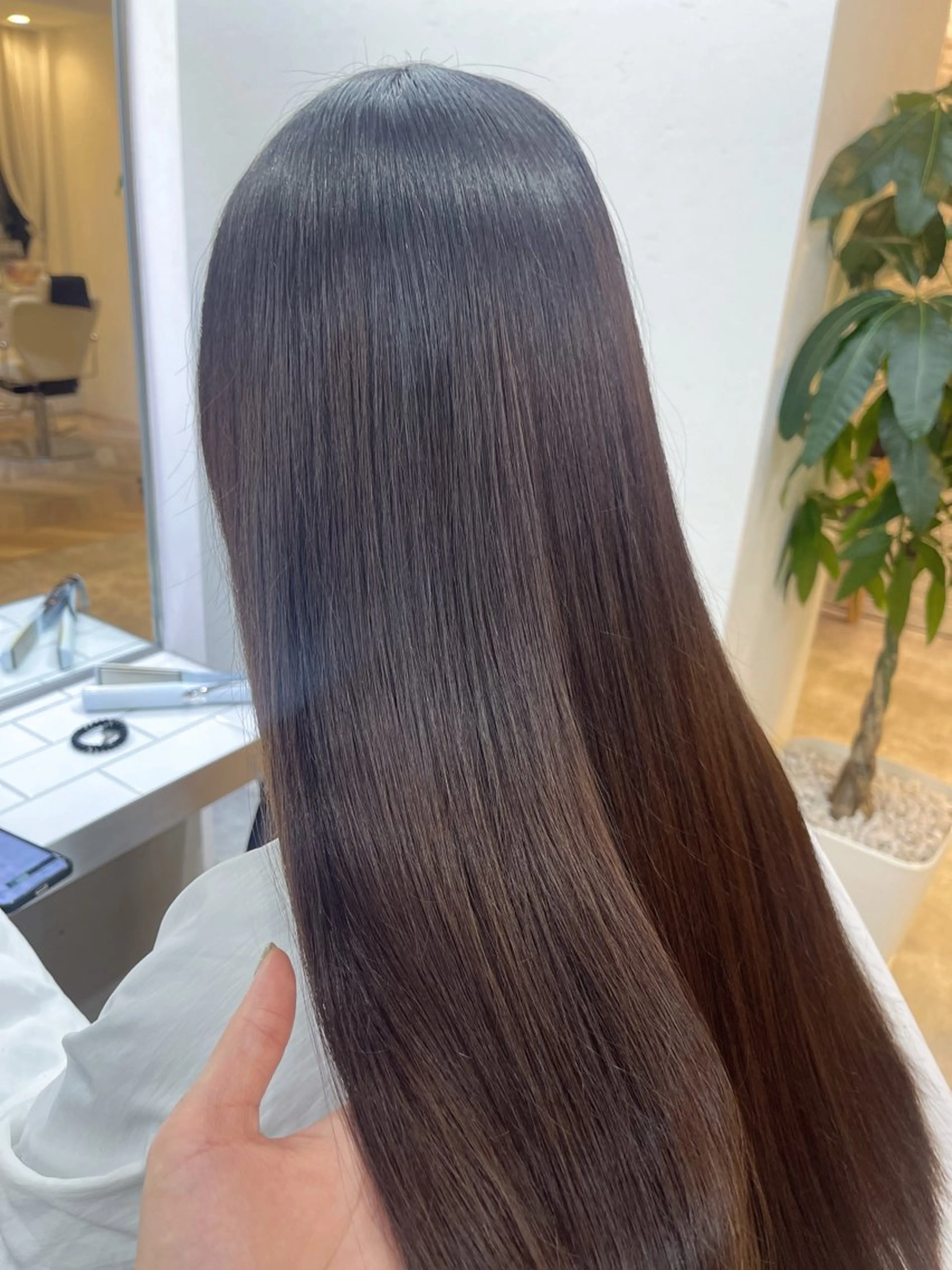 ロング TENSHO 原宿　ハイトーンのヘアスタイル