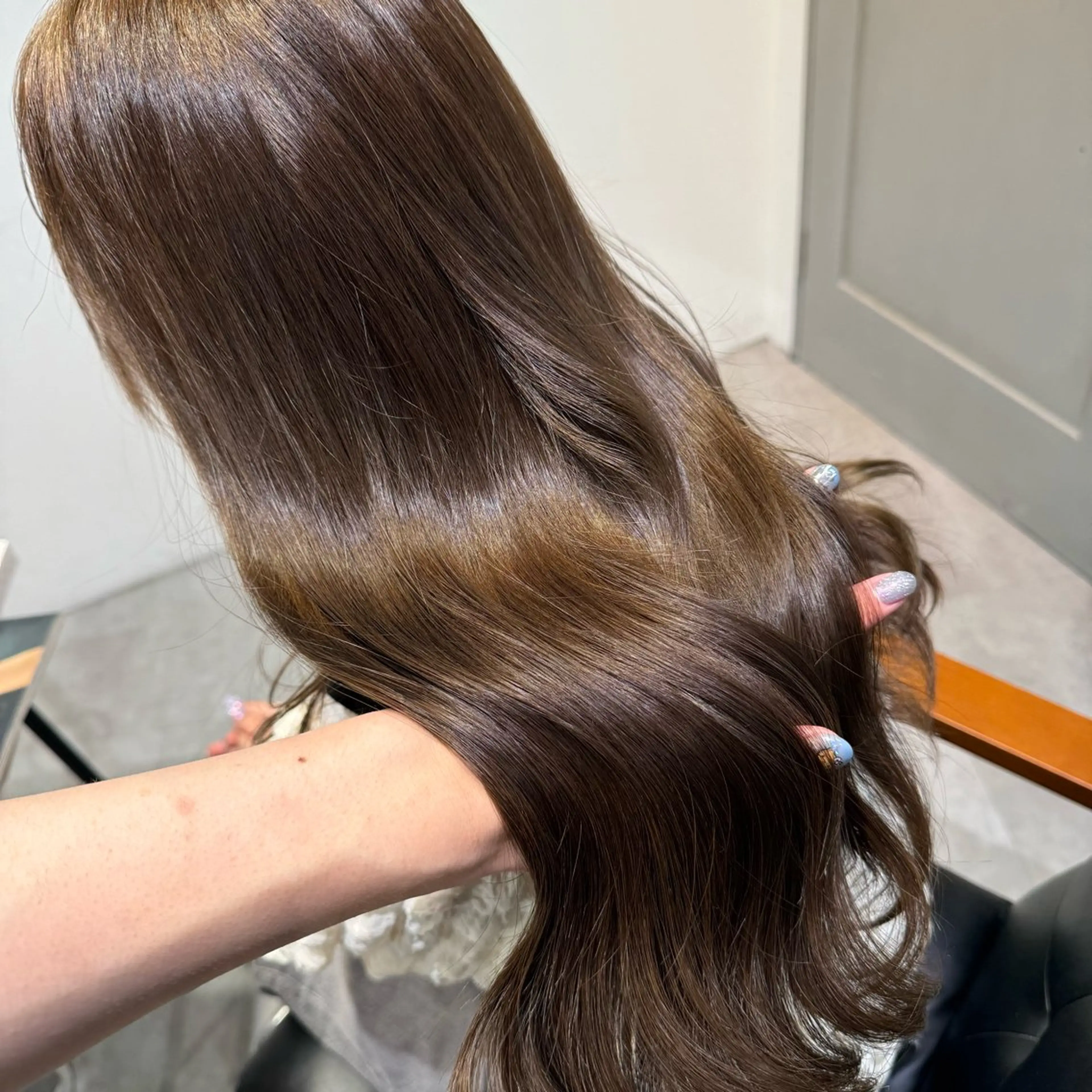 ロング カラー ヘアアレンジ ヘアカラー ブリーチなしカラー /ベージュ/安形翔のヘアスタイル