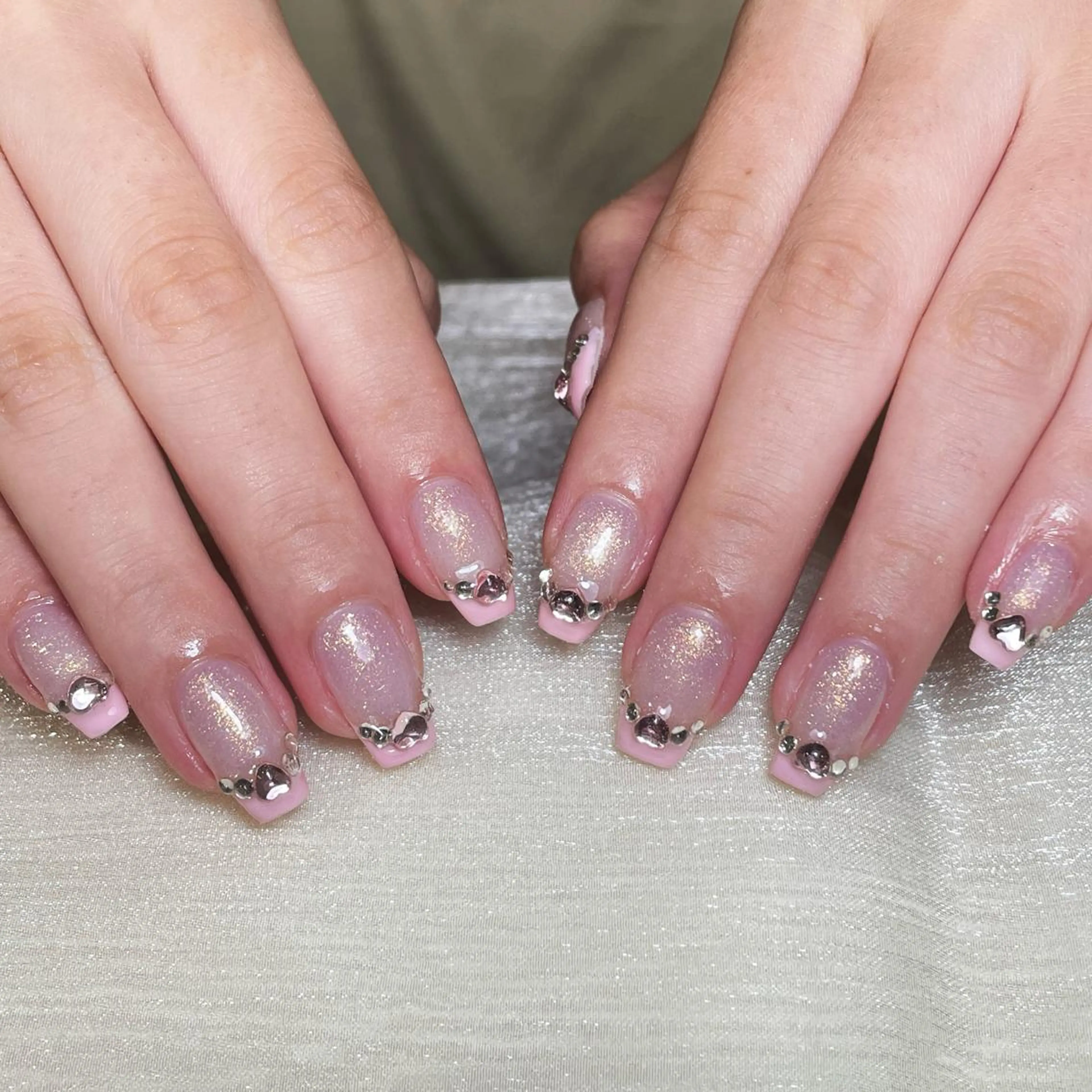 ネイル アートネイル オーロラネイル ガーリー キラキラネイル 韓国ネイル ハンドネイル DIAMOND 💅のネイルデザイン