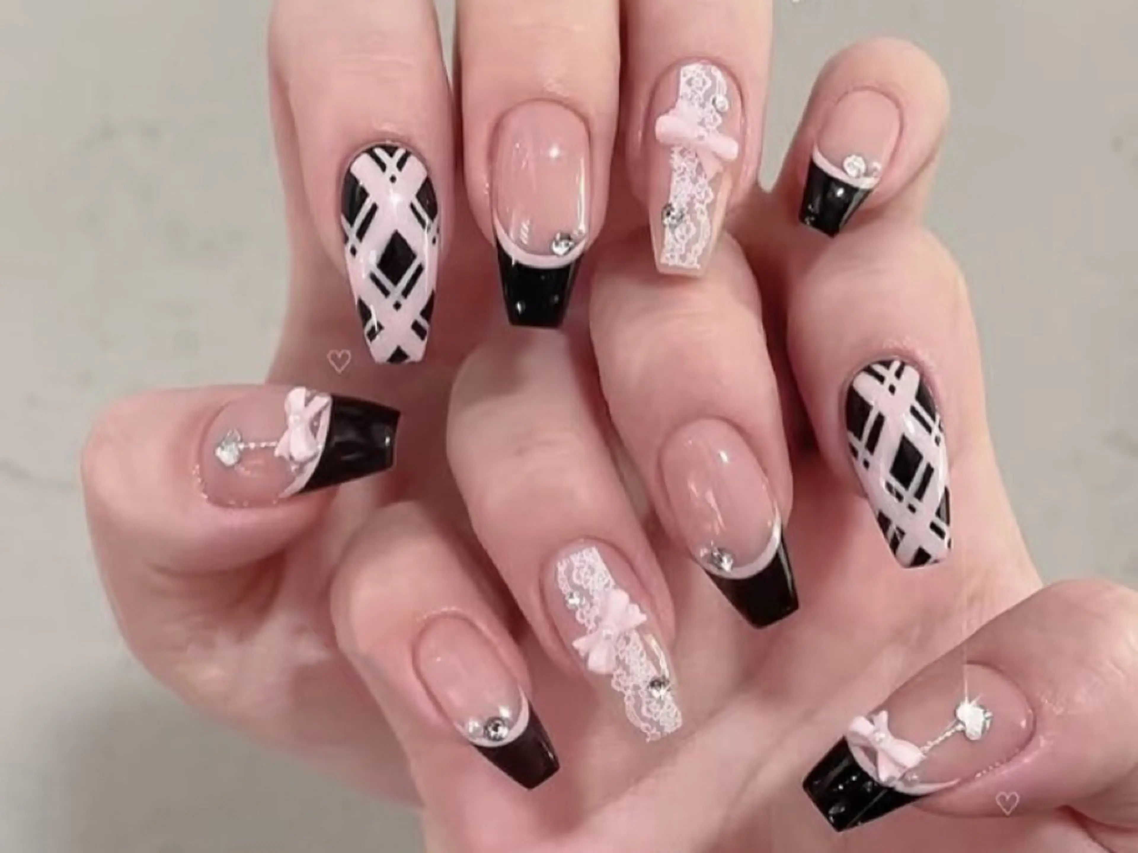 ネイル チークネイル フットネイル フレンチネイル ジェルネイル ガーリー ハンドネイル Liora ネイルサロン所属・Liora nail salonのネイルデザイン