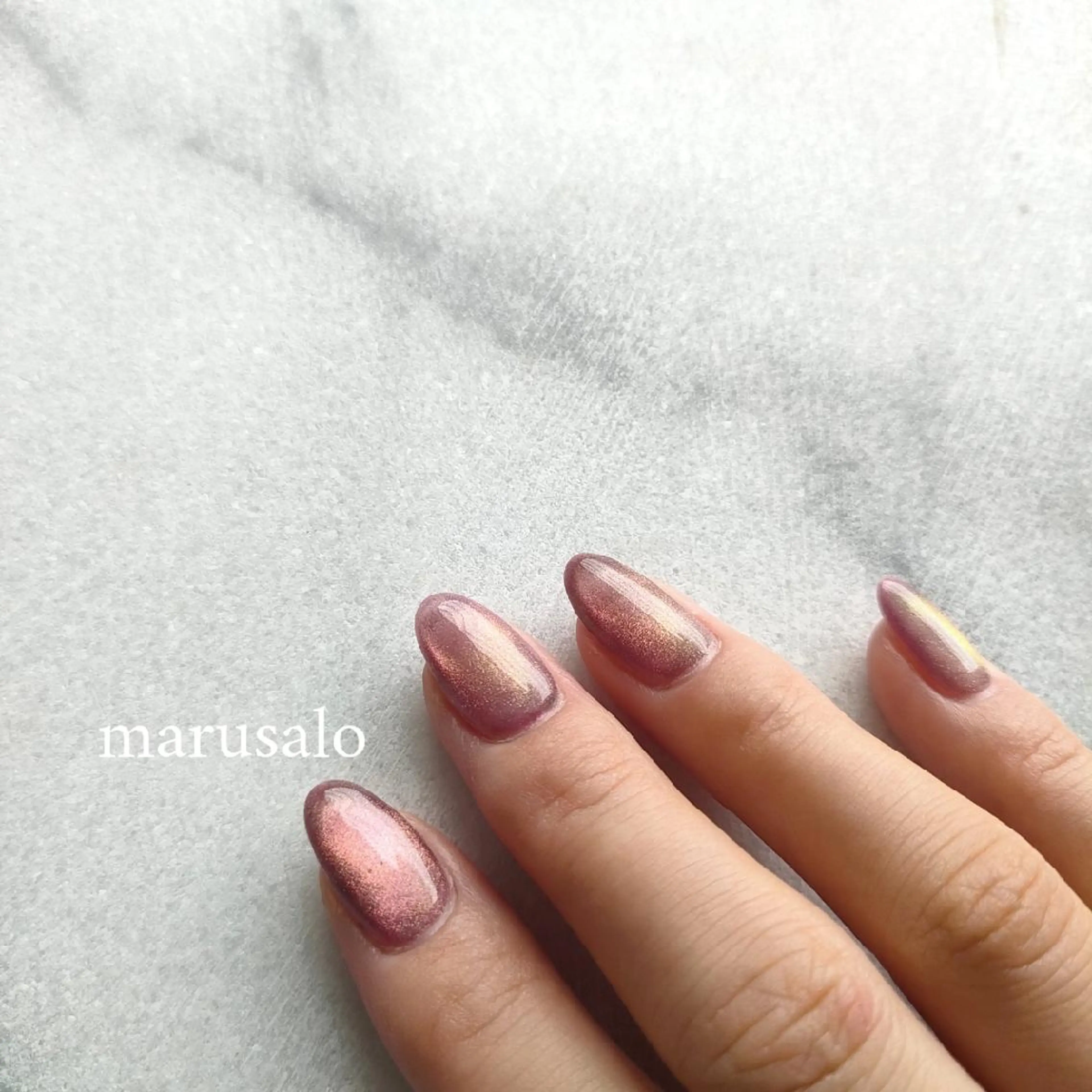 ネイル マグネットネイル ビー玉ネイル ハンドネイル marusalo nailのネイルデザイン
