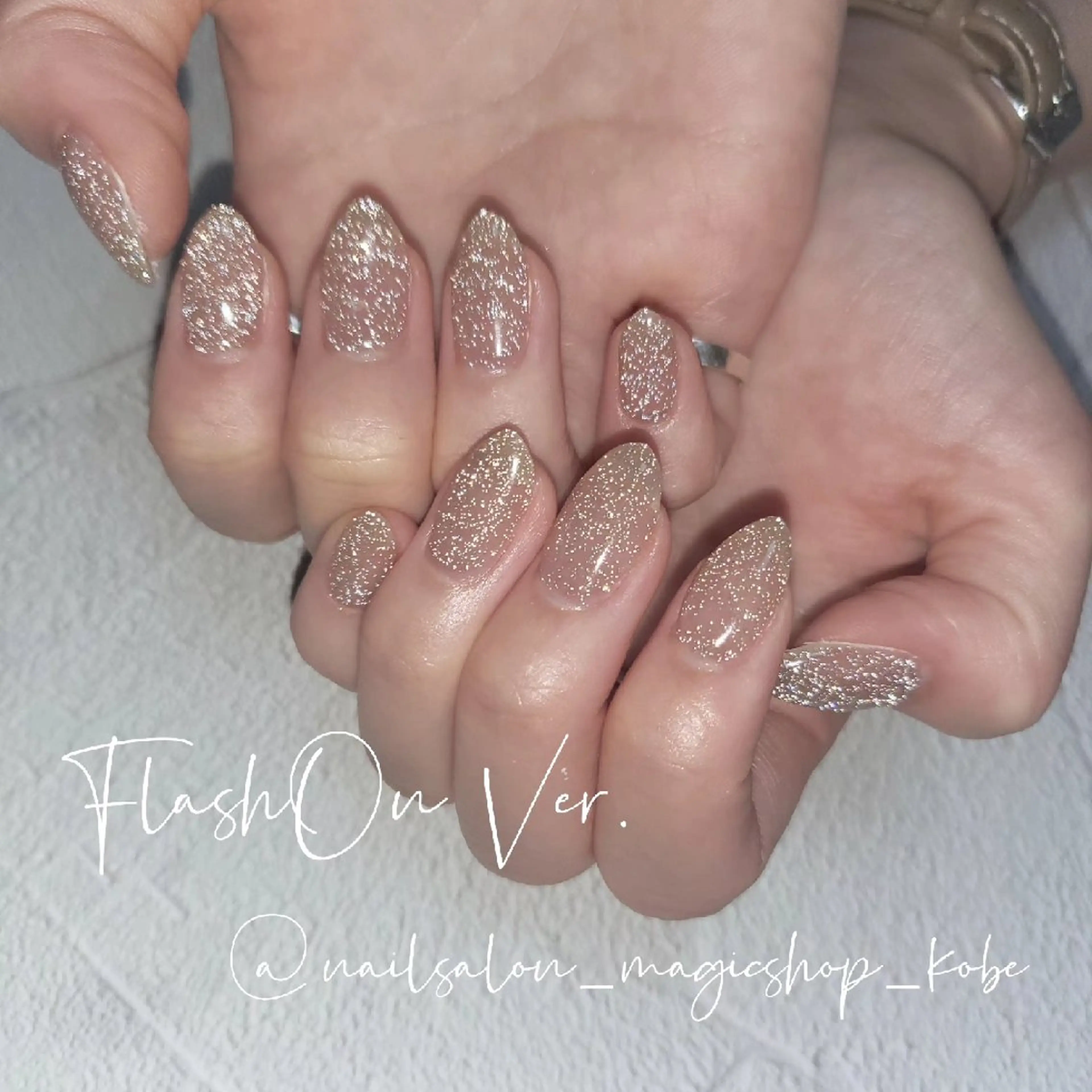 ネイル ブラウン フラッシュネイル ジェルネイル キラキラネイル シンプルネイル ハンドネイル Nailsalon MagicShopのネイルデザイン