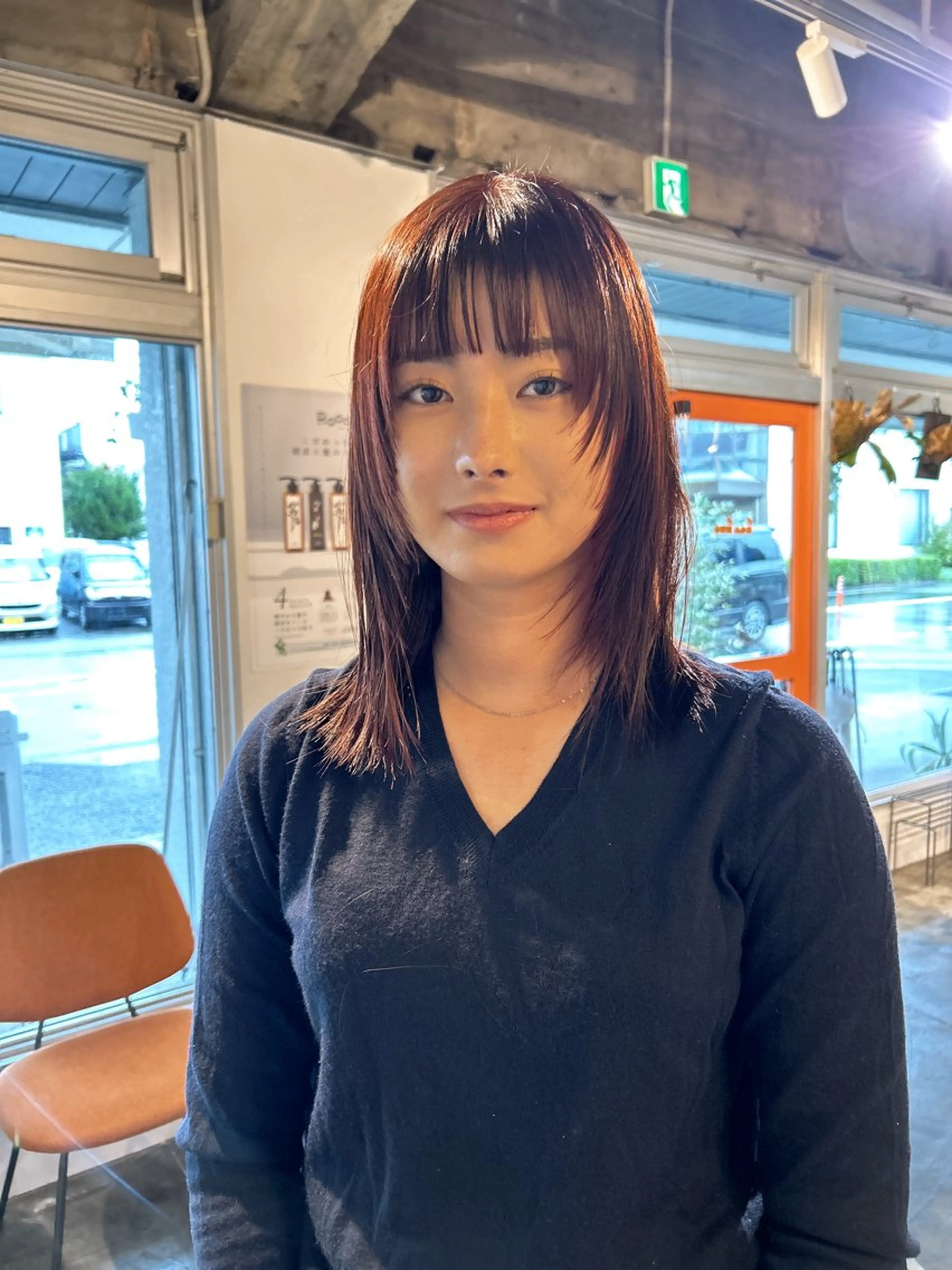 ミディアム カラー 顔まわりレイヤー 顔周りカット レイヤーカット カット 透明感カラー 暖色shihoのヘアスタイル