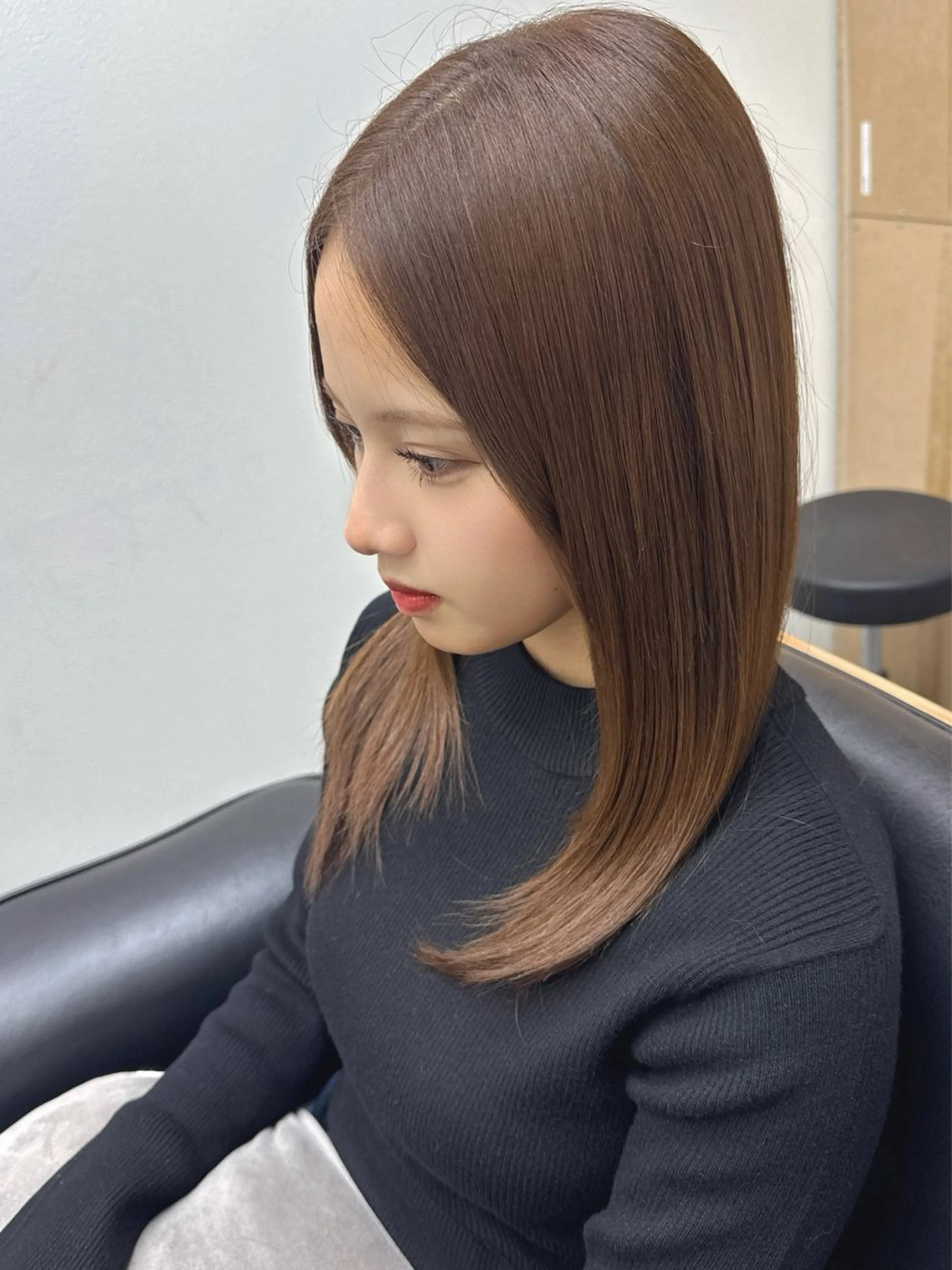 セミロング カラー アディクシーカラー イルミナカラー クオルシアカラー 髪質改善 韓国風ヘア カット ヘアカラー トリートメント The Apartment of Solon 船橋 2nd所属・高橋潤⚜️縮毛矯正 /NEO髪質改善のヘアスタイル