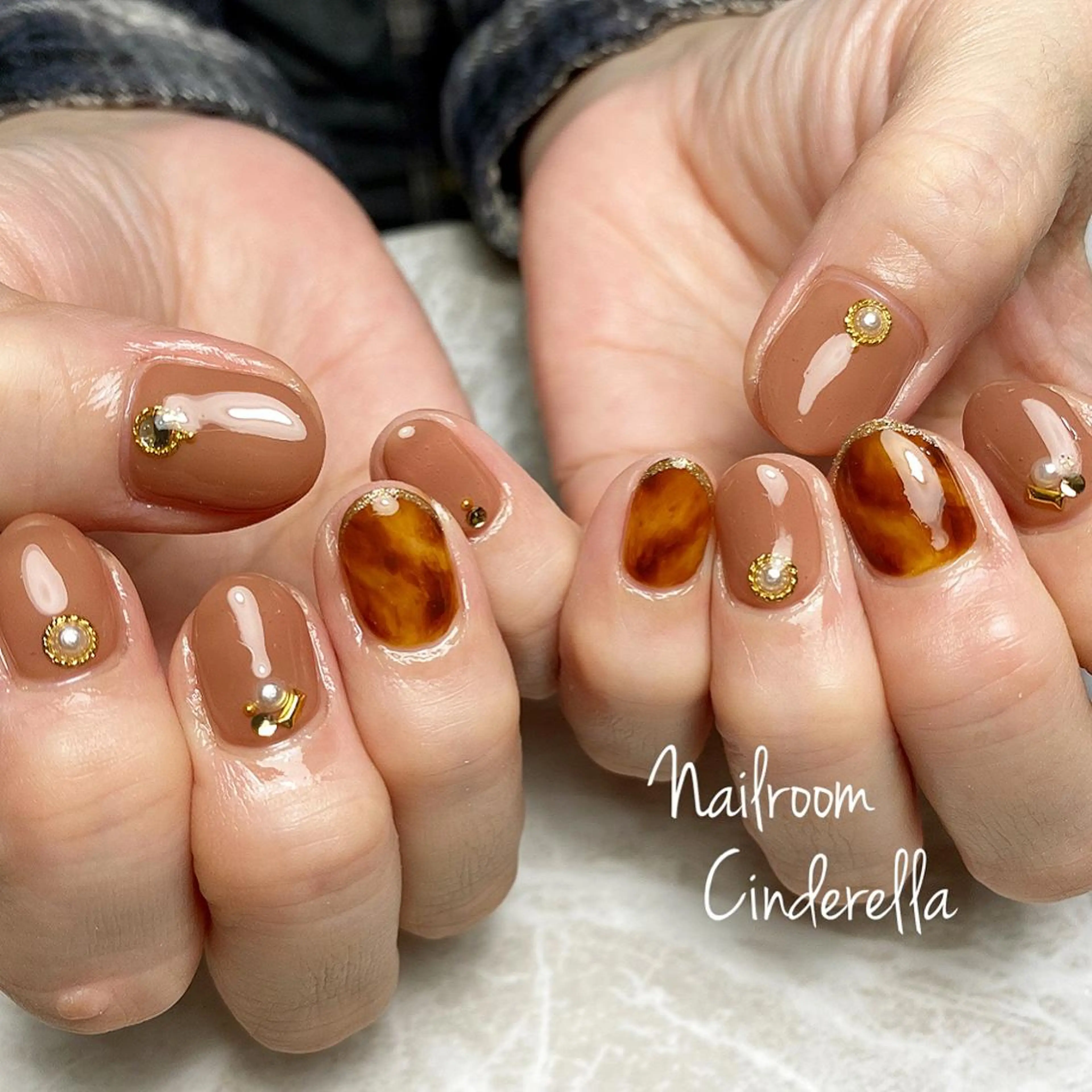 ネイル べっ甲ネイル Nailroom. Cinderellaのネイルデザイン