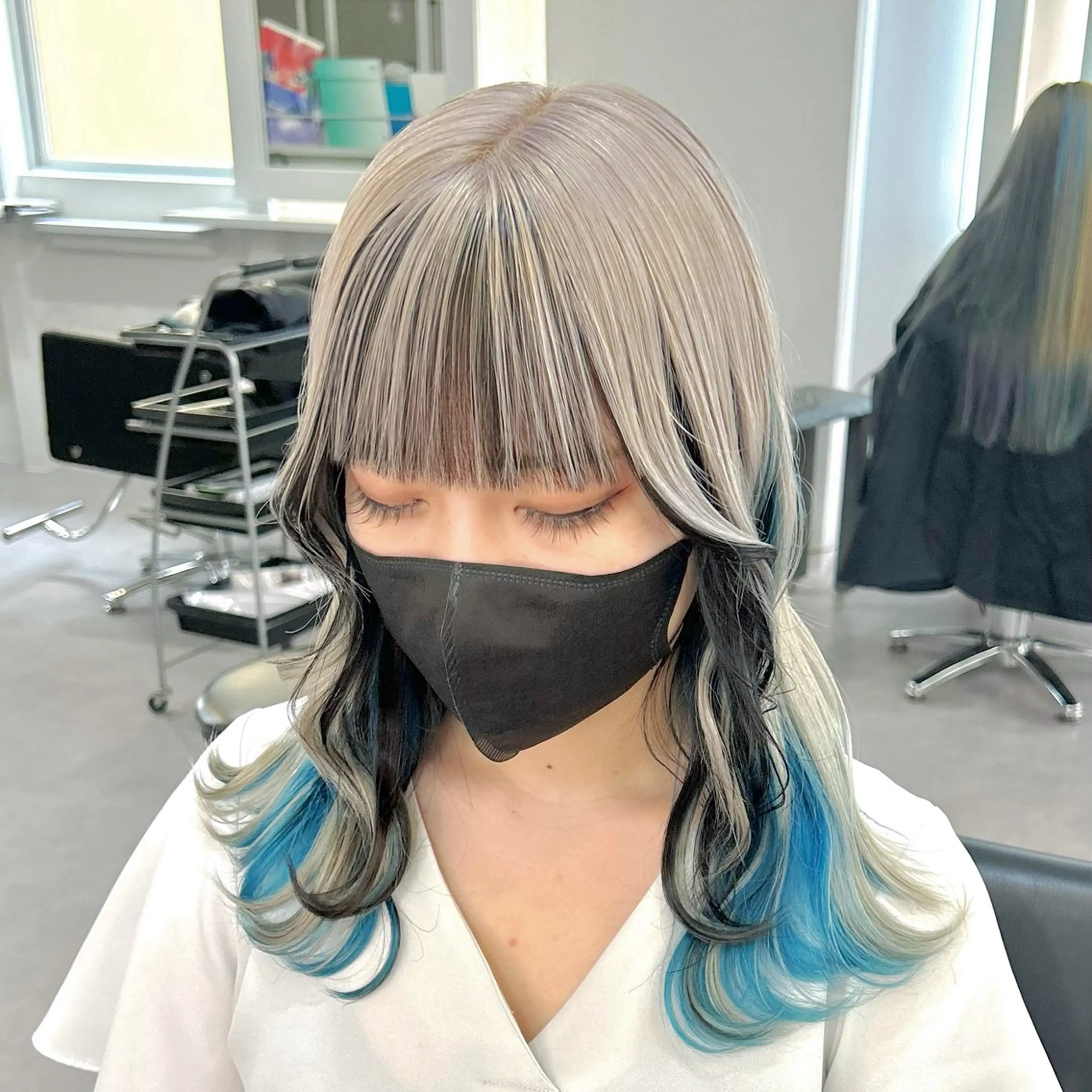 ミディアム カラー 黒髪 ブルーカラー ヘアカラー Cielro所属・エクステ ♡ 篠田 梓のヘアスタイル